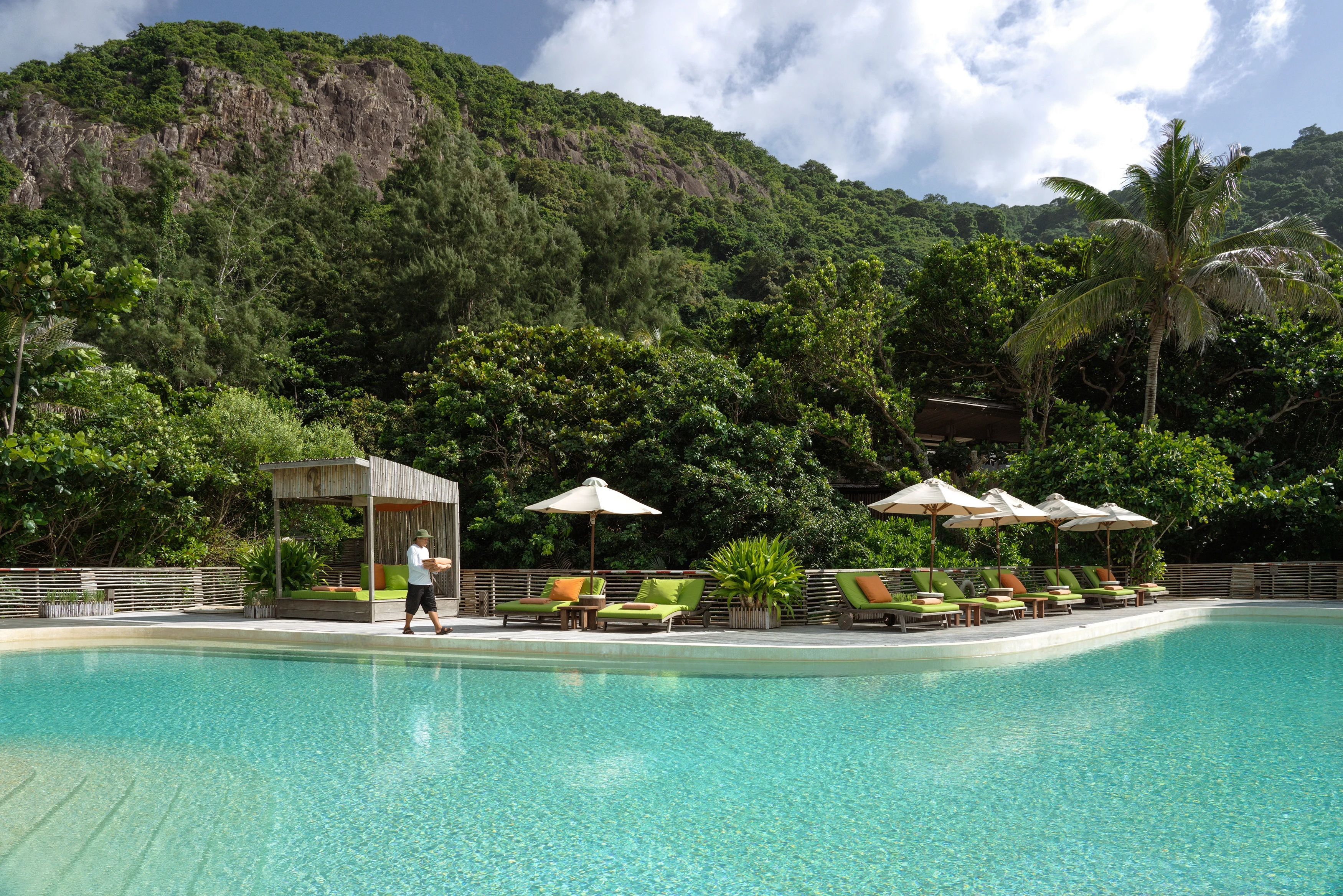 VN - Six Senses Con Dao - Main Pool.webp