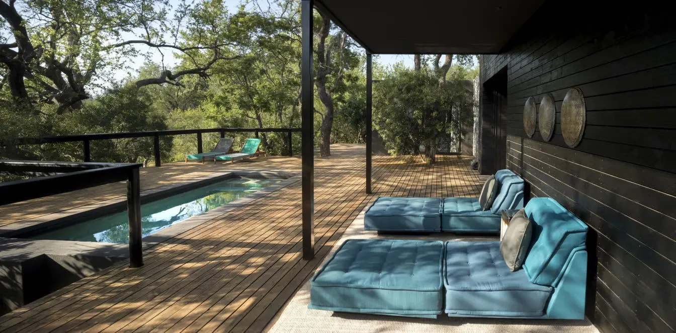 ZA-Accommodatie-Silvan-Safari-Lodge-Blue-Guarri-suite.webp