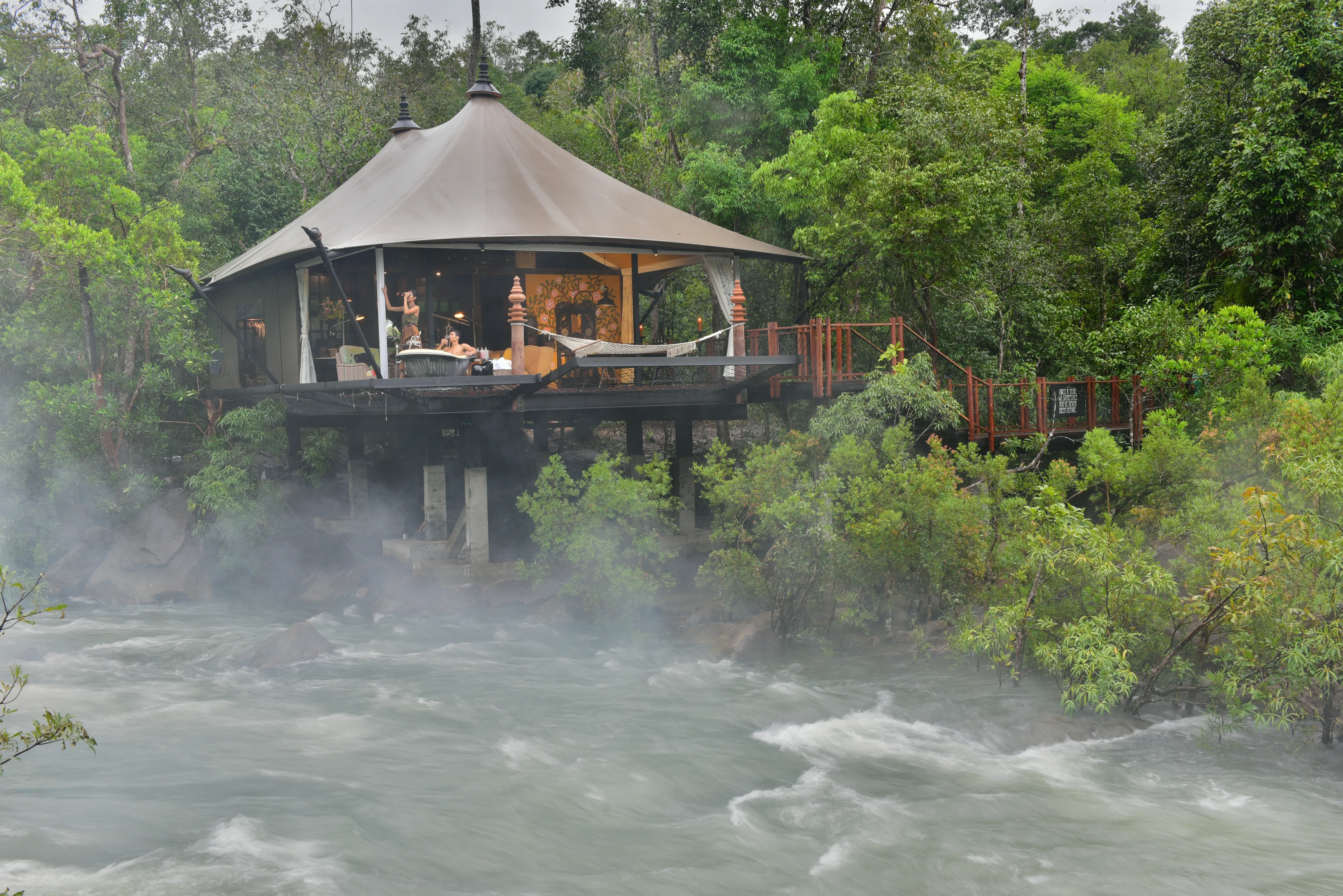 KH - Shinta Mani Wild - Exterior, people, river.webp