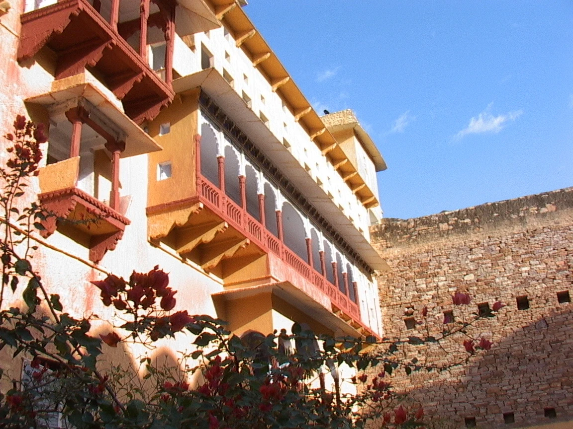 IN - Ramathra Fort - Fort Exterior (4).webp