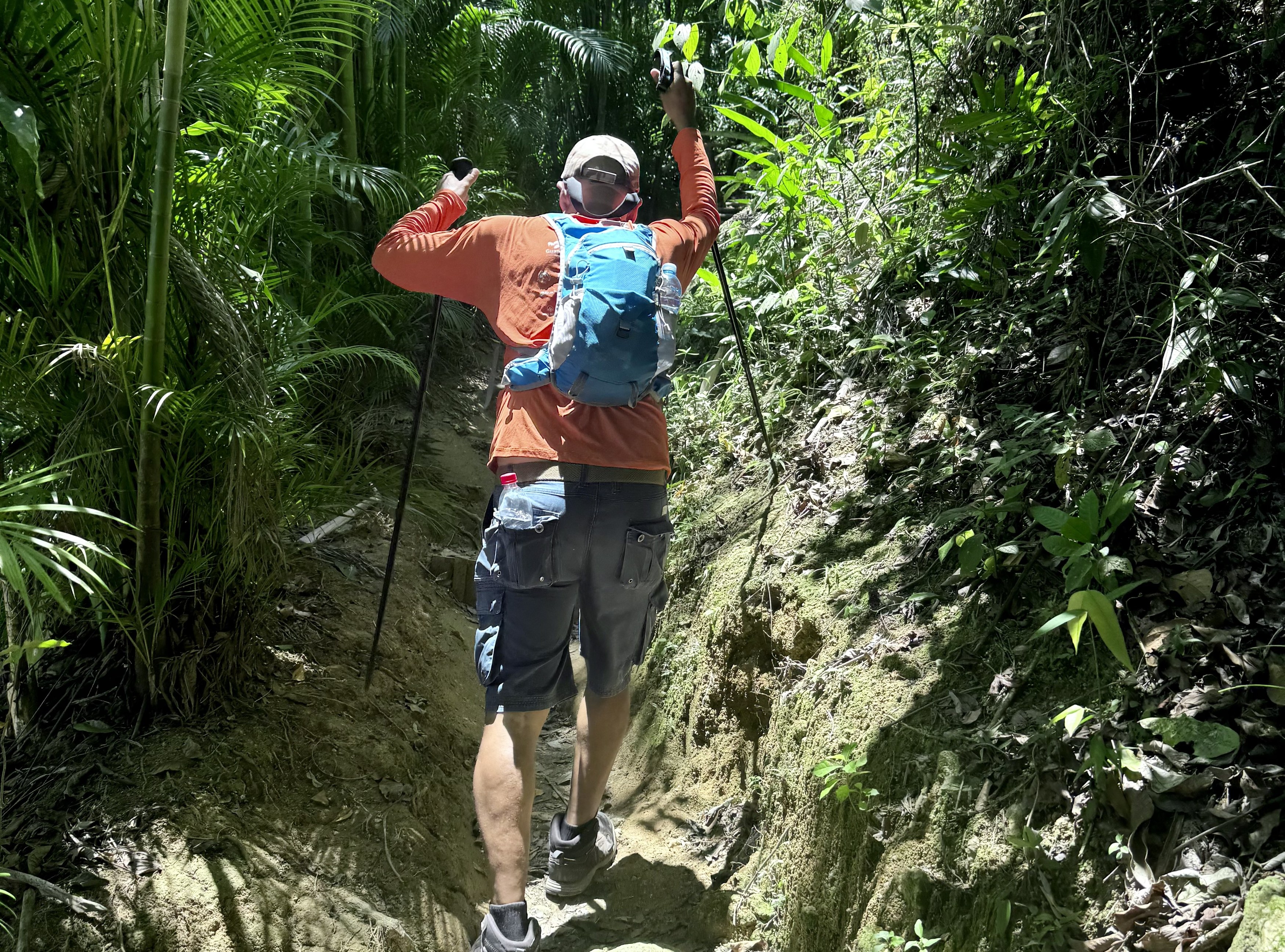 BR-Remote25-Gids_hiken_bergen_op_sugarloaf_paraty.jpg