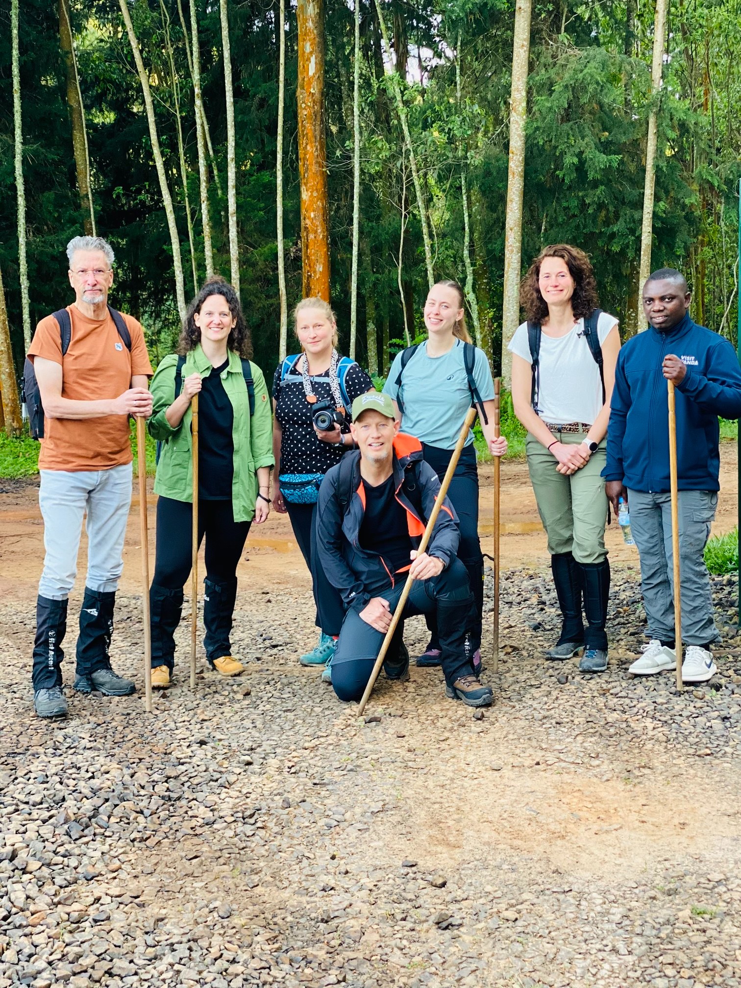 RW - Seraphine and groep before chimpansee tracking.JPEG