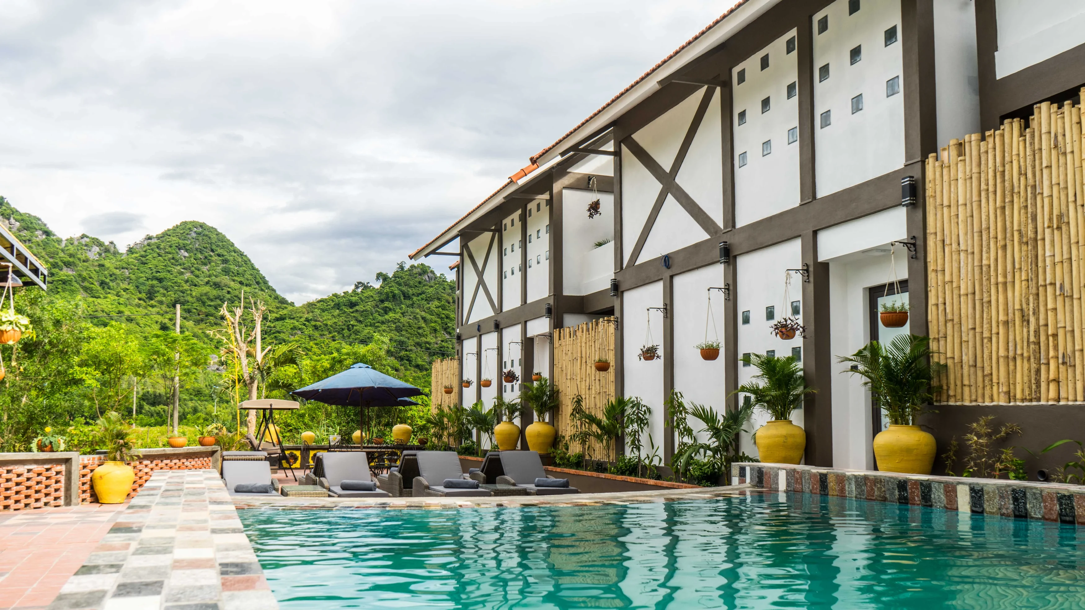 VN - Victory Road Villas - Pool and Exterior.webp