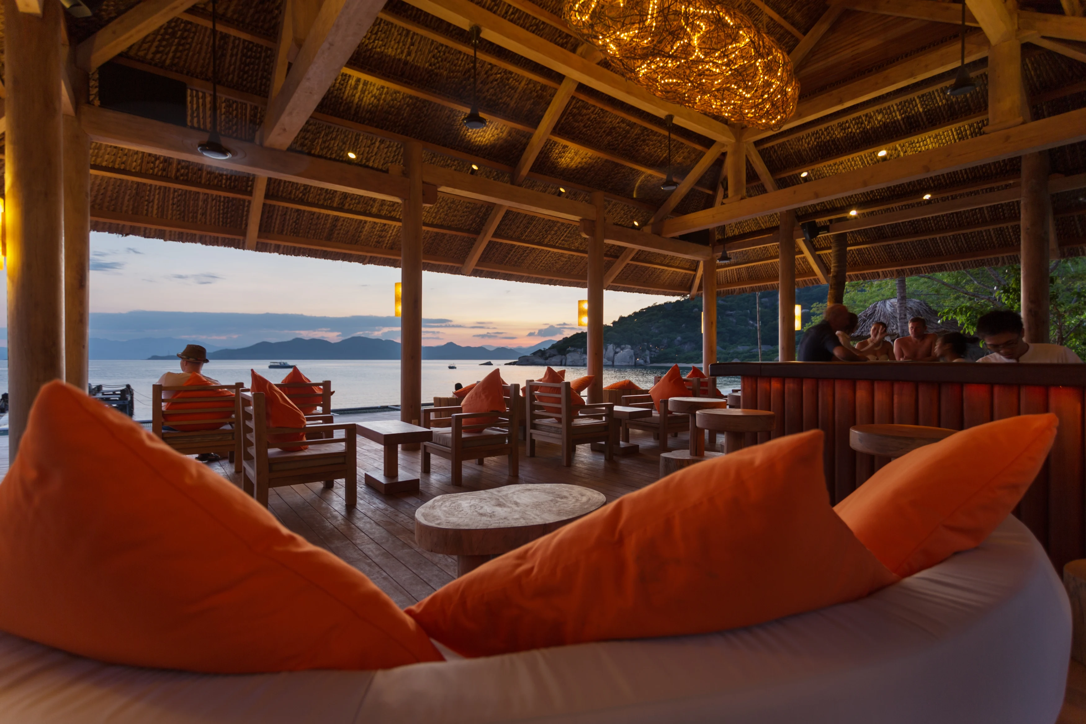 VN - Six Senses Ninh van Bay - Bar.webp