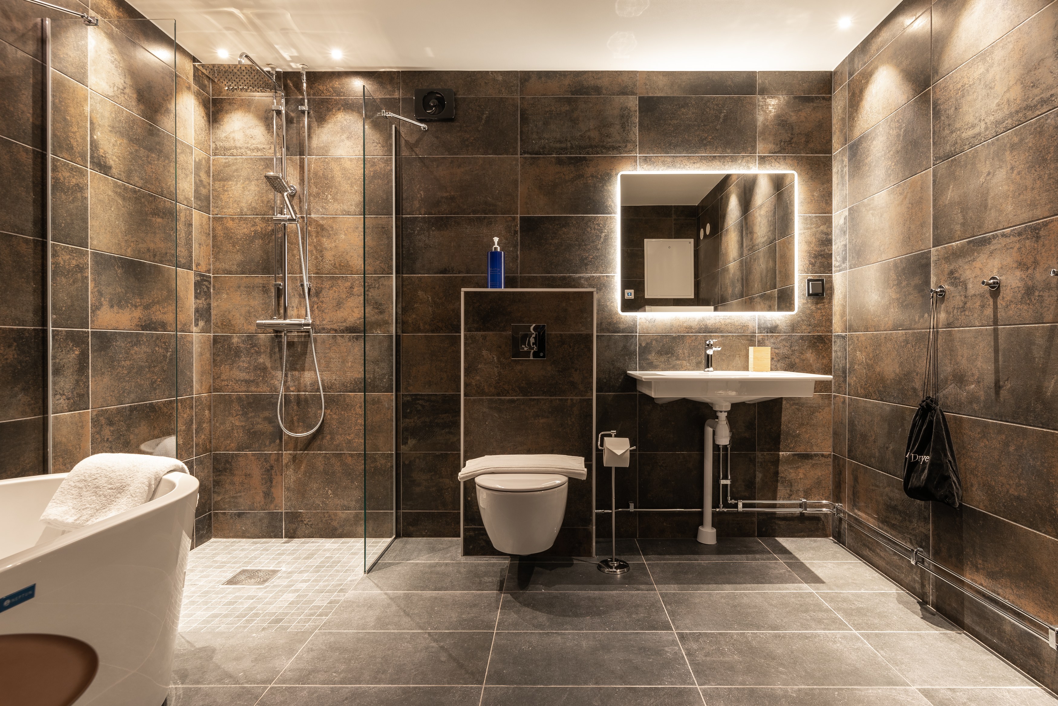 SE - Accommodatie - Arctic Bath - Badkamer.jpg