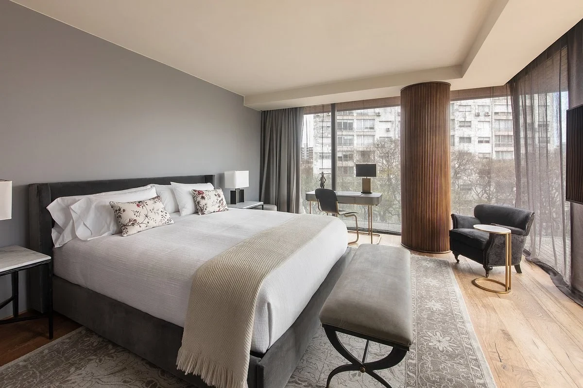 CL-Accommodatie-hotel-Montevideo-deluxe-room.webp