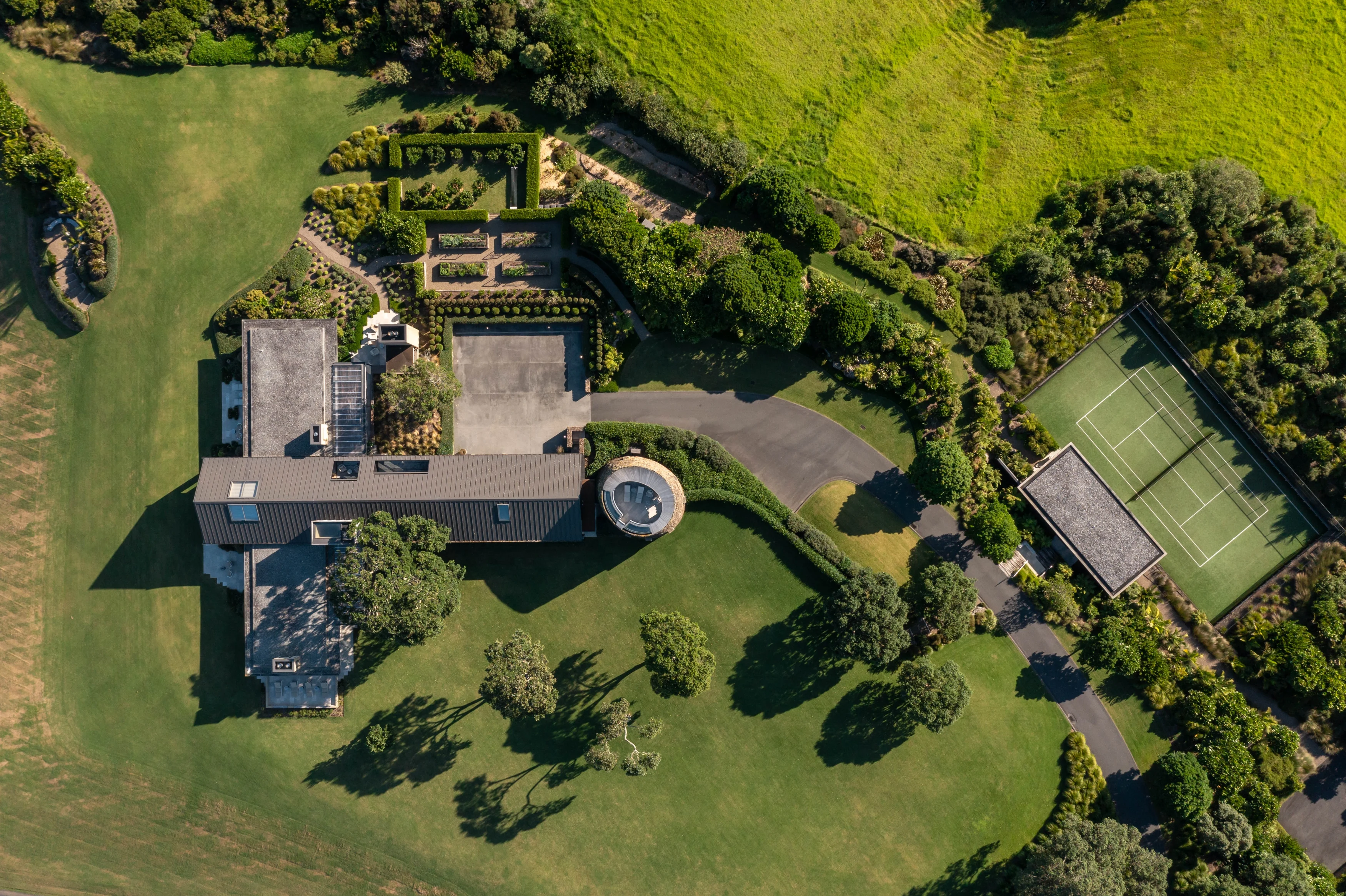 NZ-Accommodatie-The-Landing-Aerial-Exterior.webp