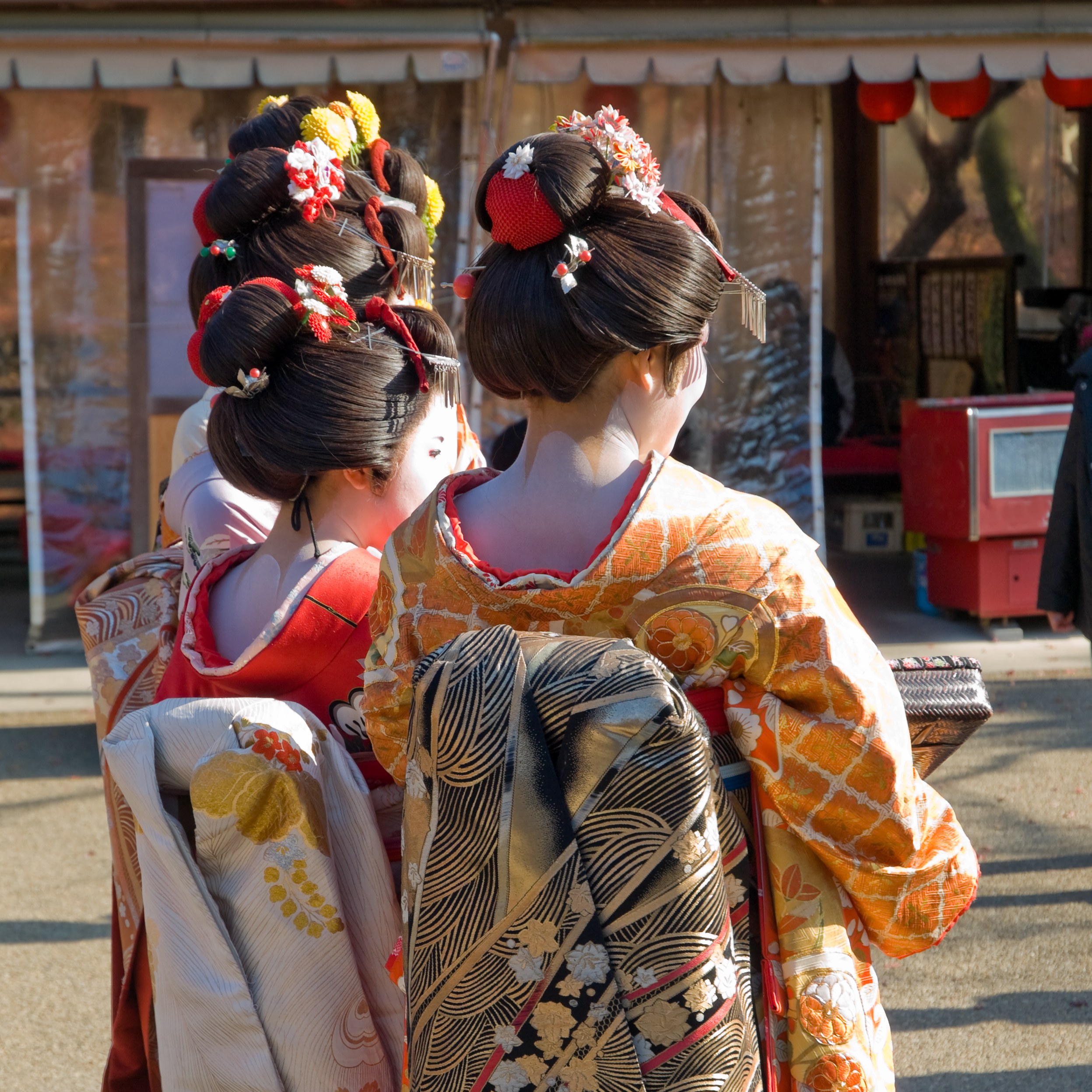 JP - Geisha maiko.jpg
