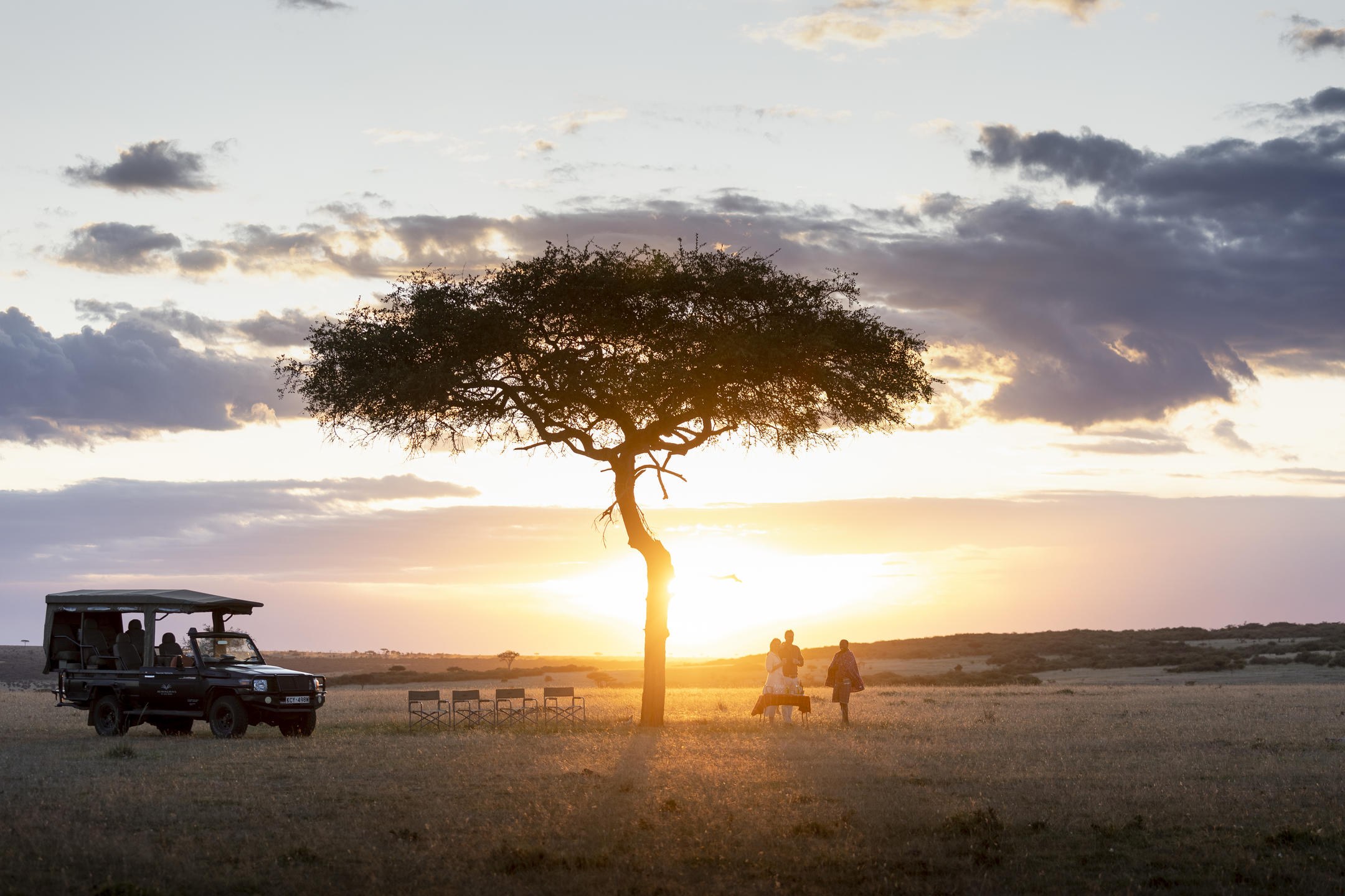 KE-Ol Seki Hemingways Mara-sundowner.jpg