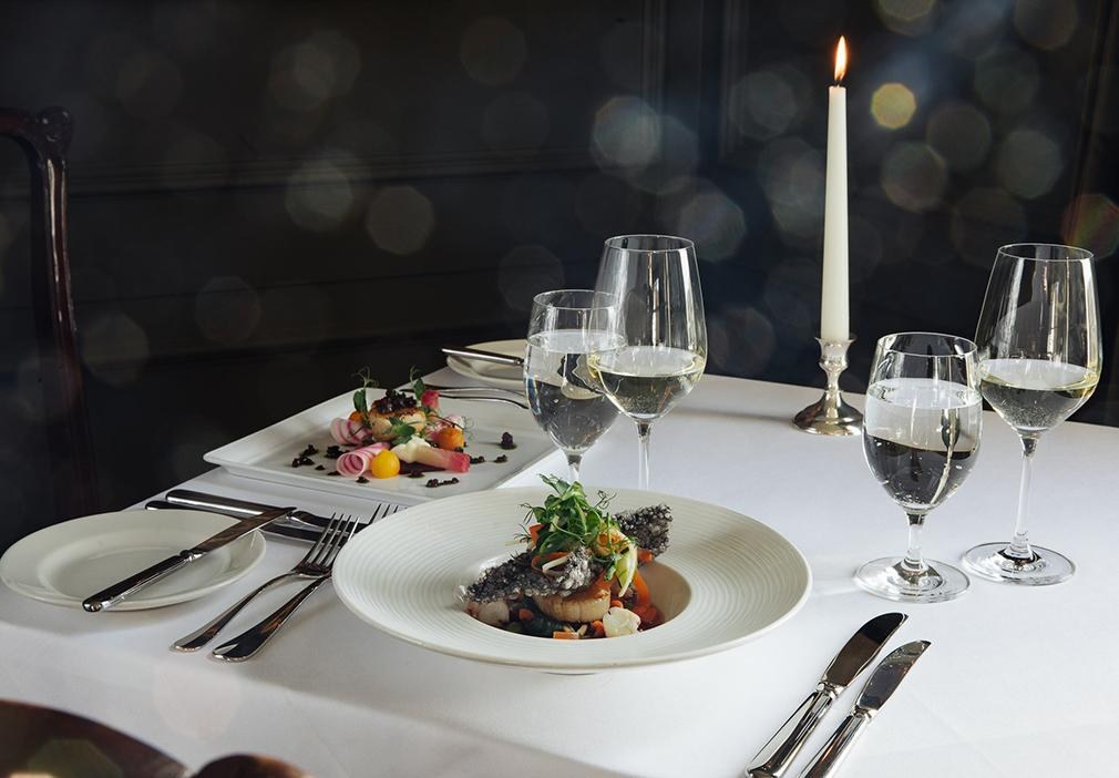 GB - accommodatie Kinloch Lodge - dining.jpg