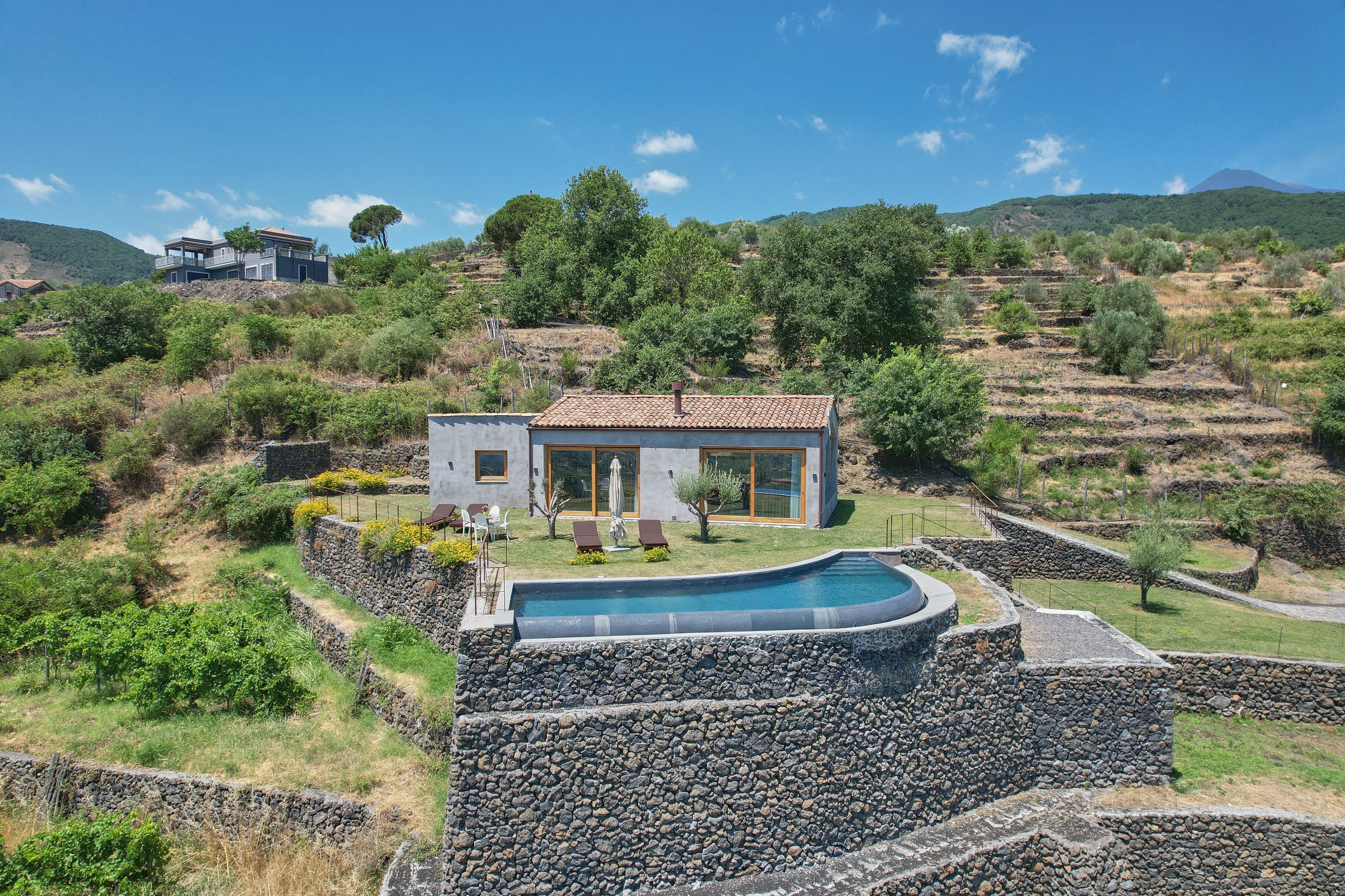 IT -Accommodatie-Monaci Delle Terre Nere-Vellutato outdoor.jpg