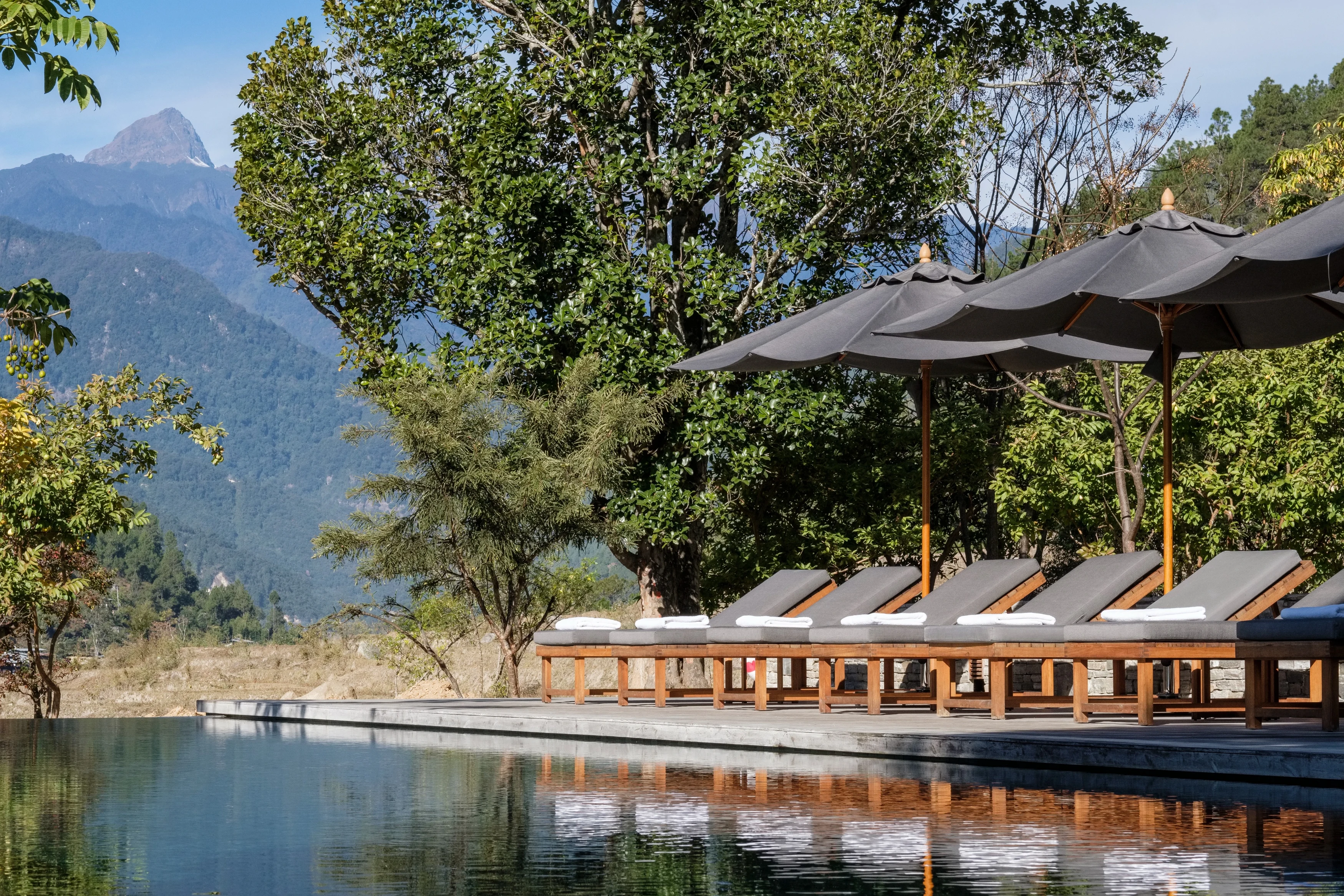 BT-accommodatie-Amankora-Punakha-pool-beleven (1).webp