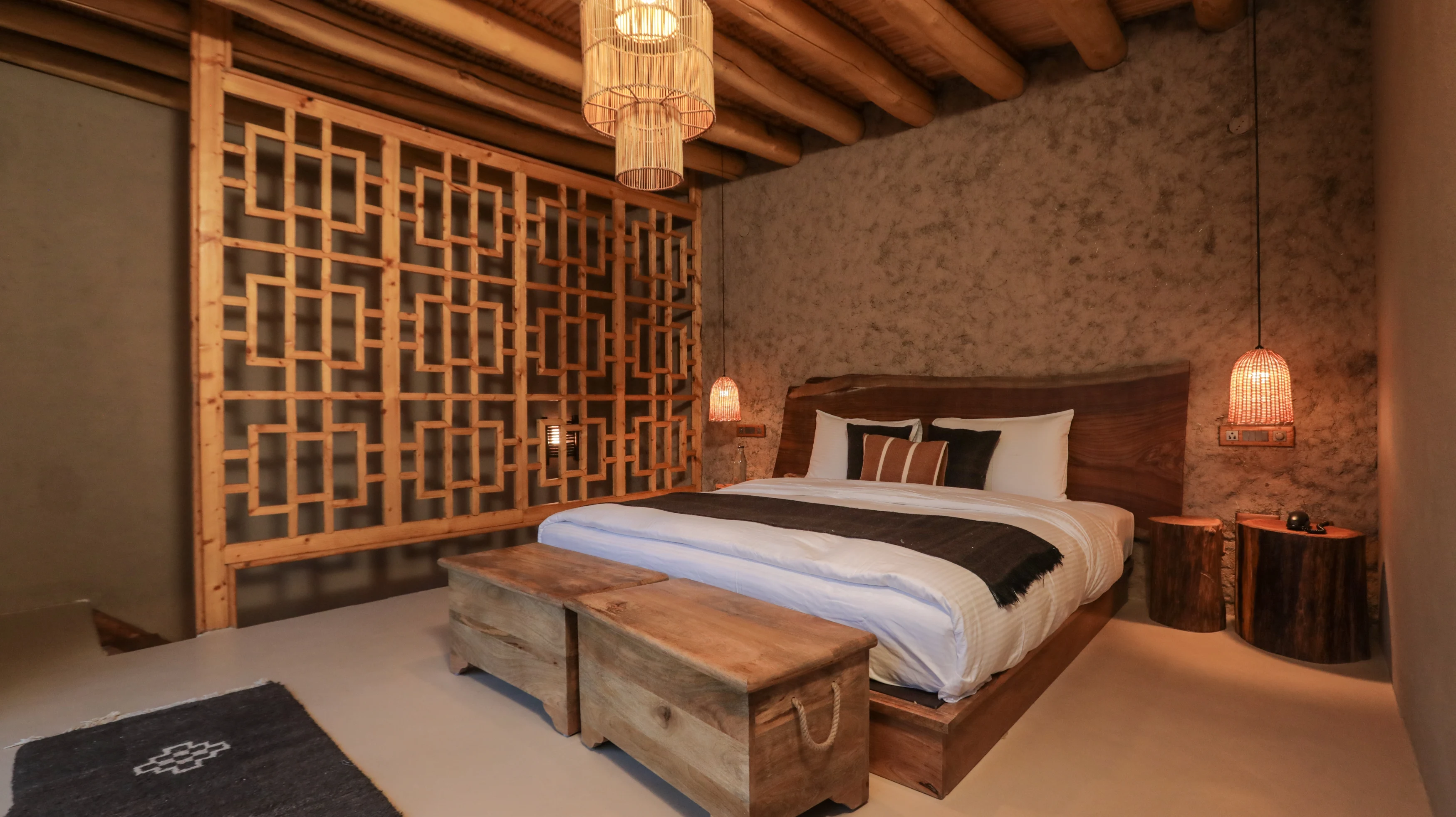 IN-accommodatie-Dolkhar-Ladakh-Villa King Bedroom (FF).webp