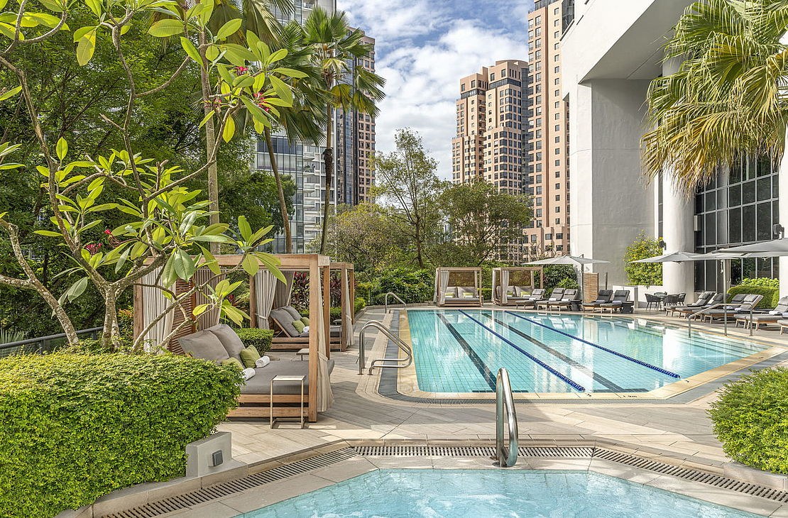 SG-Four-Season-Singapore-pool.jpg