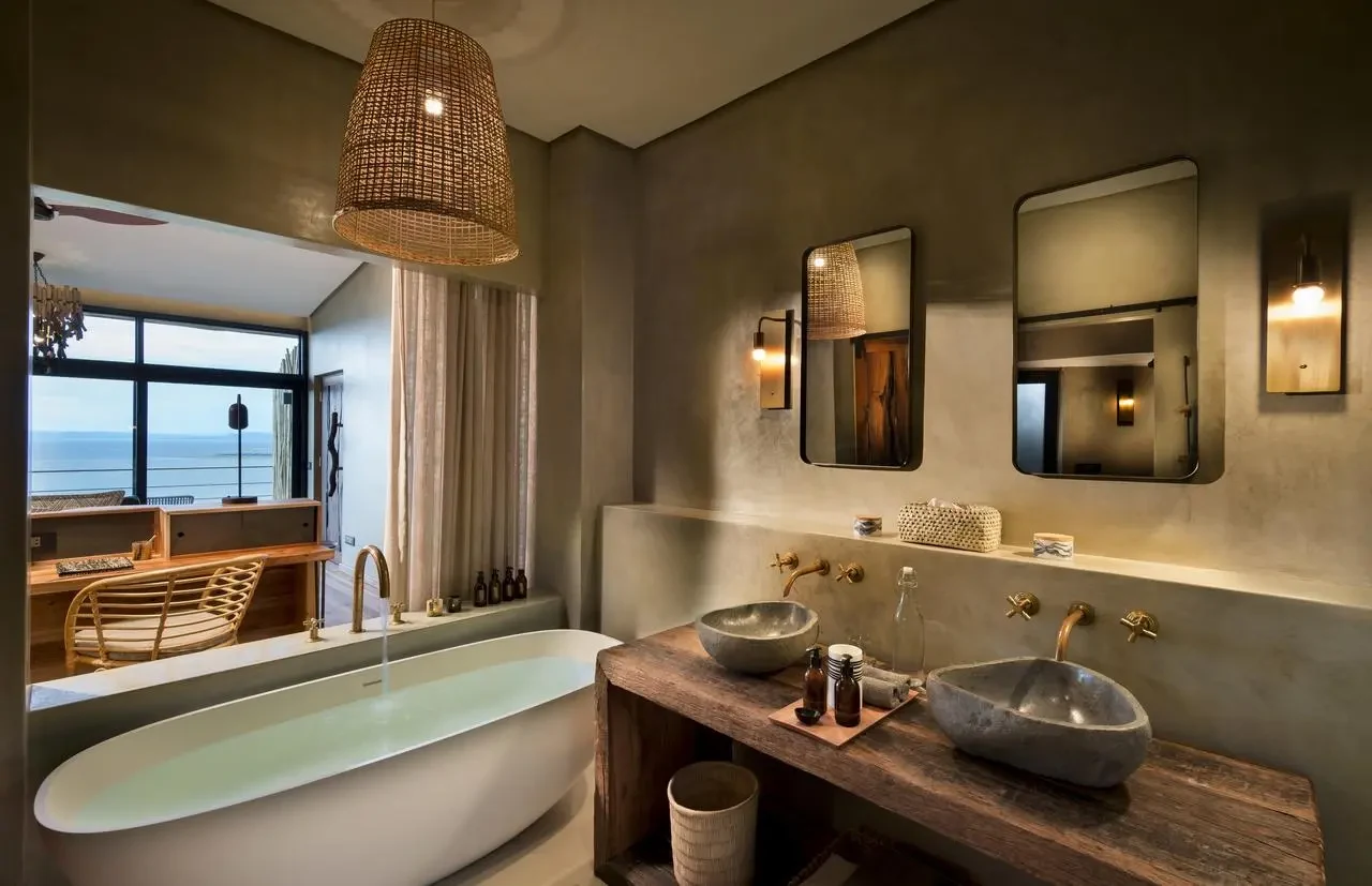 ZW - Bumi Hills Safari Lodge - Bathroom-1.webp