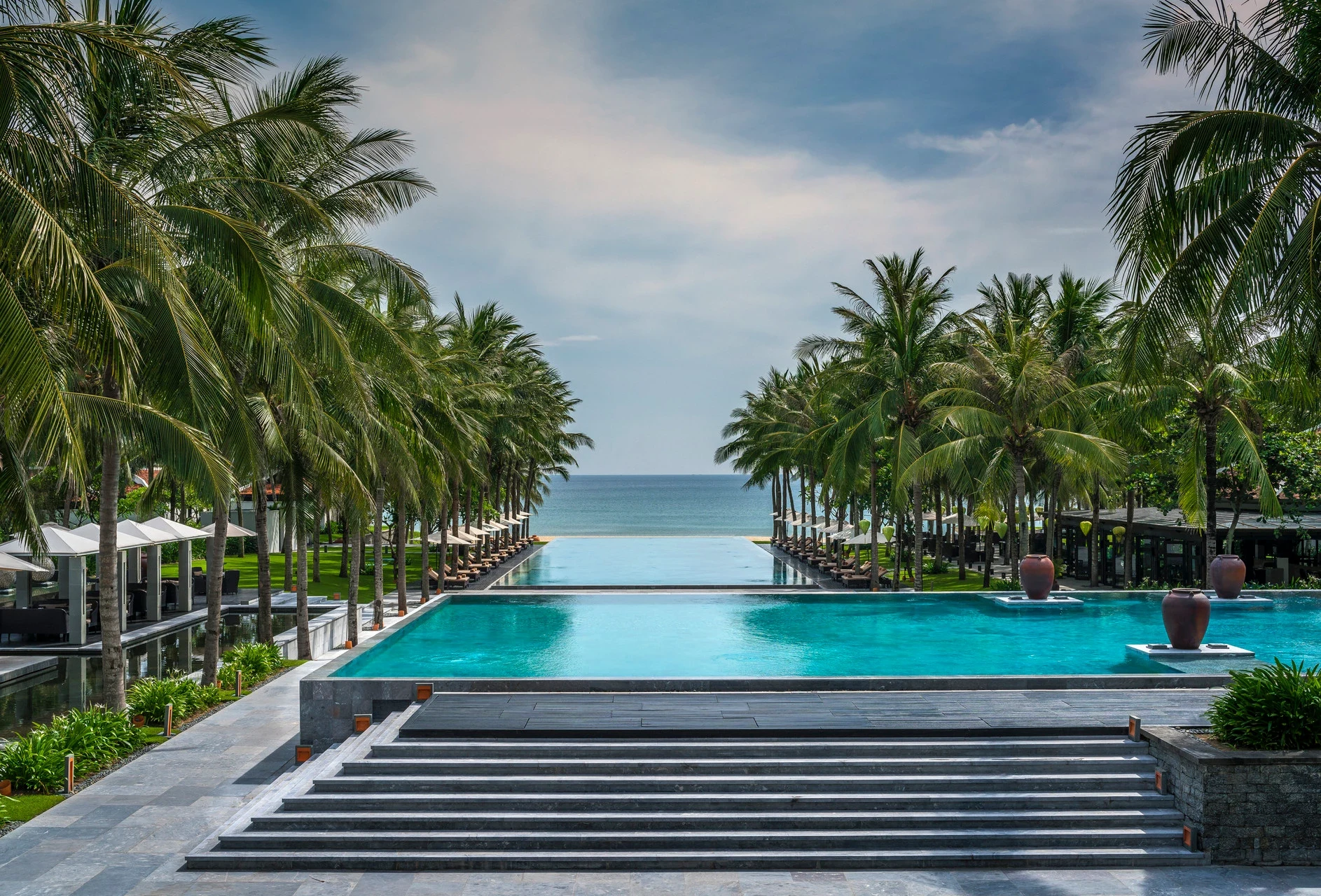 VN - Four Seasons The Nam Hai - Pool.webp