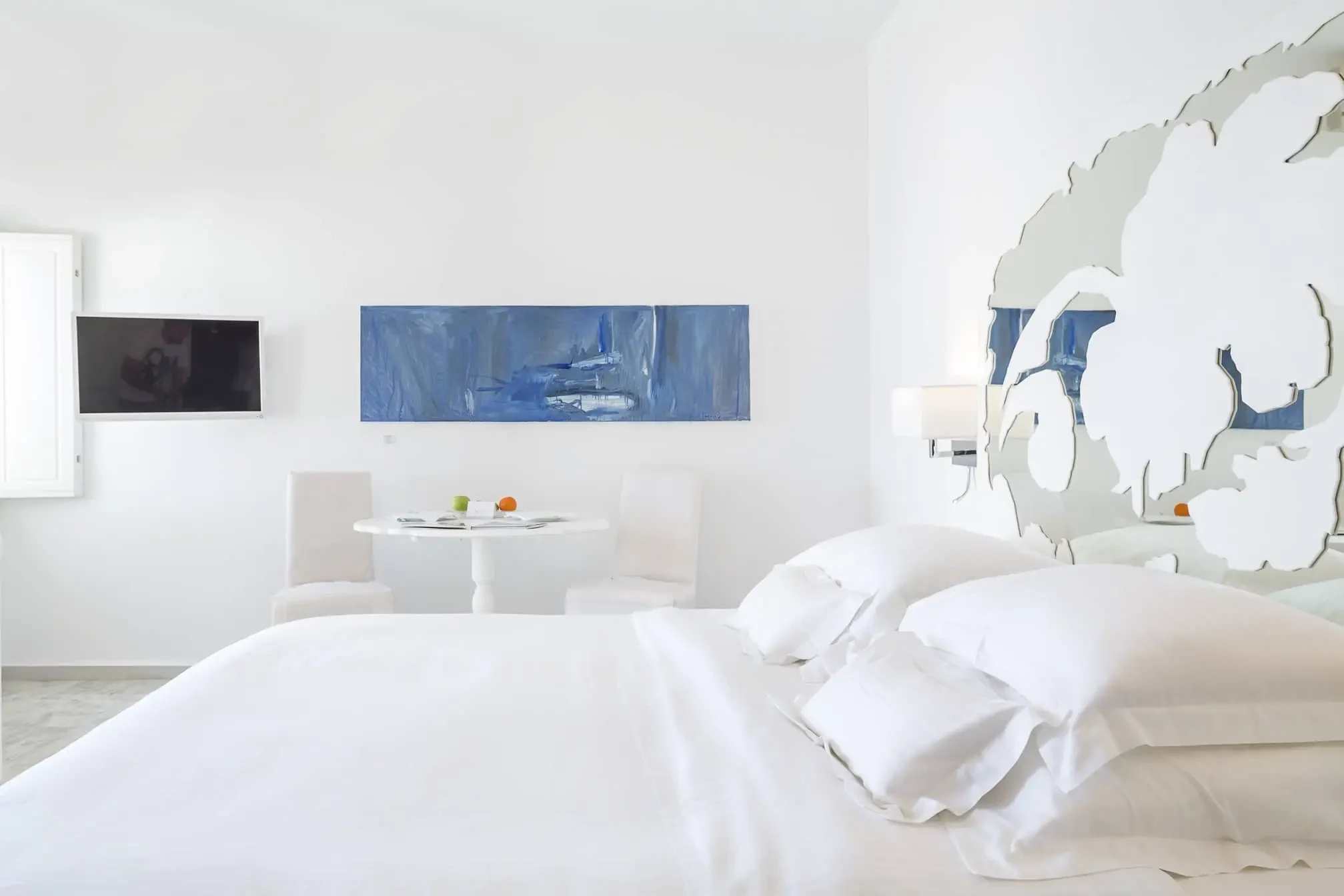 GR - Canaves Oia Suites - Bedroom2.webp