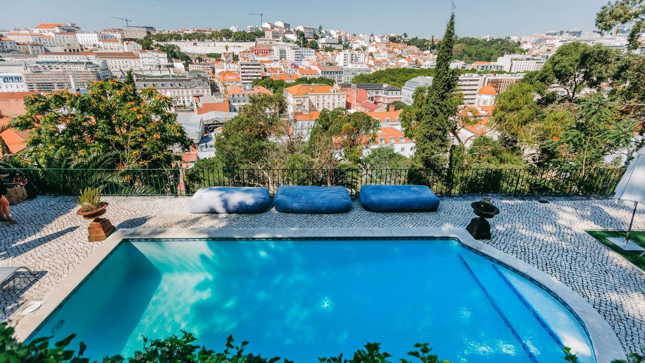 PT-Torel-Palace-Swimmingpool-view.jpg