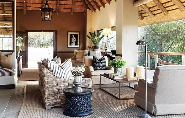 ZA-Londolozi-Lounge.jpg_5602fd38aa.webp