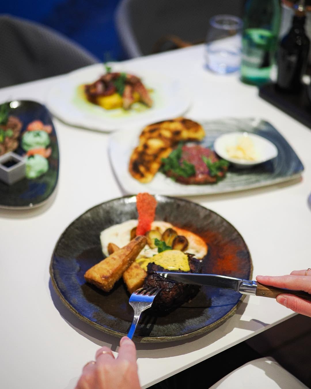 HR-D-Resort-food2.jpg