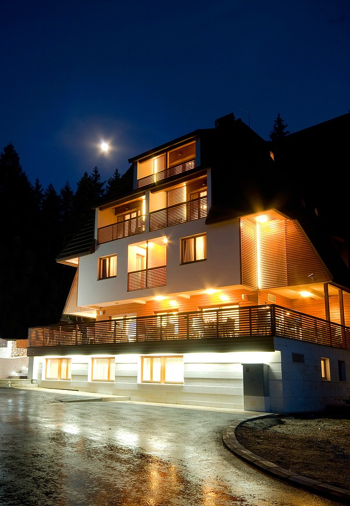 ME - Accommodatie - SOA Hotel Ext.Moon.jpg