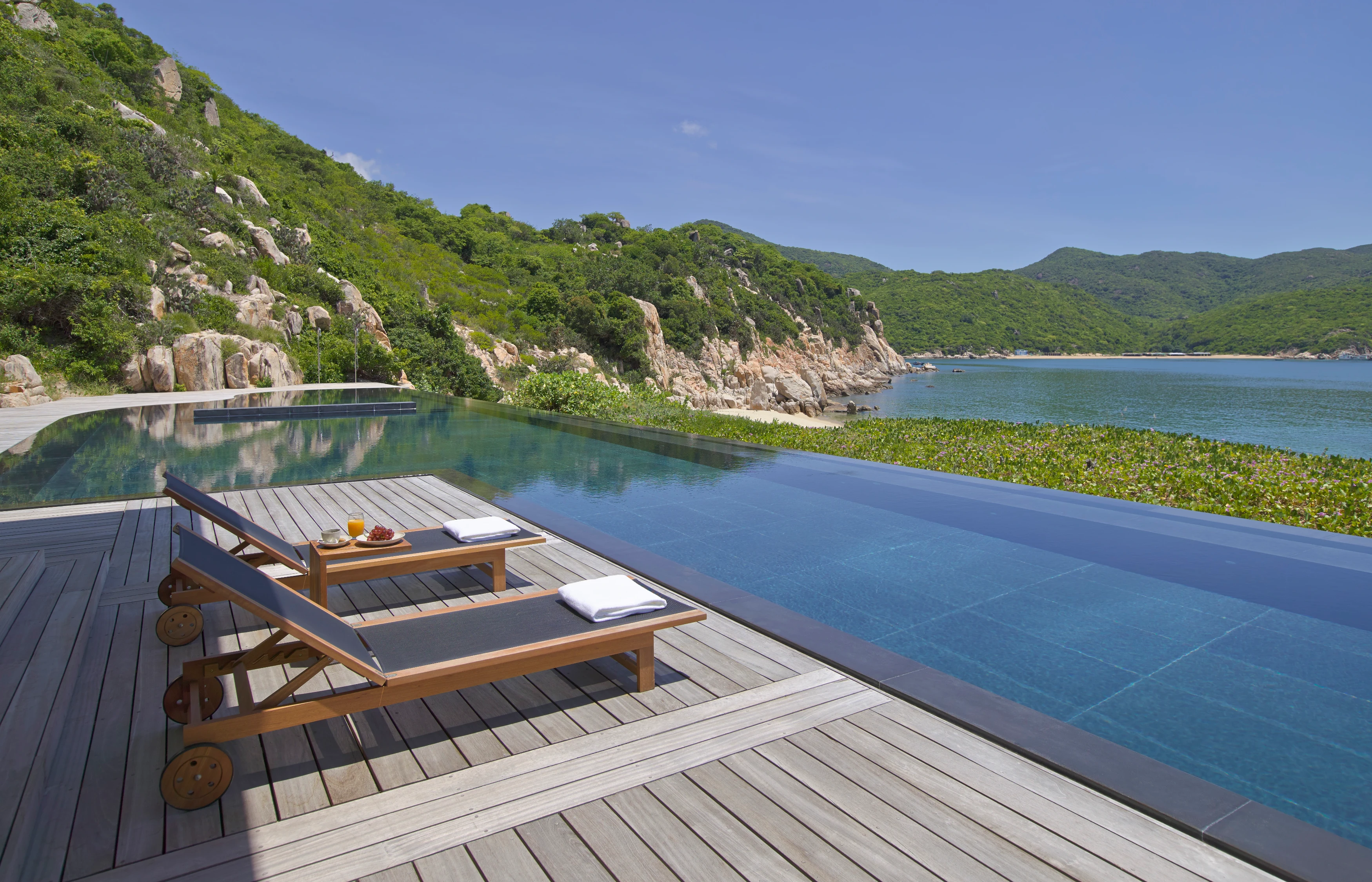 VN - Amanoi - Swimming Pool (2).webp