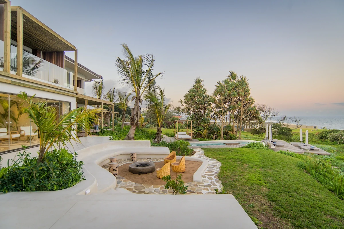 ZA-Accommodatie-Sala-Beach House Front view facing North.webp