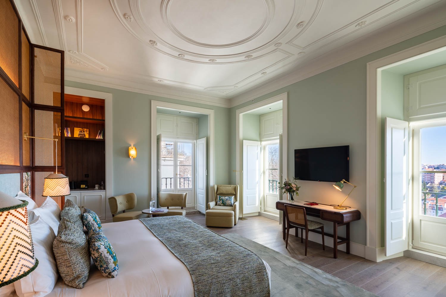 PT - Palacio Ludovice - Deluxe Room.jpg