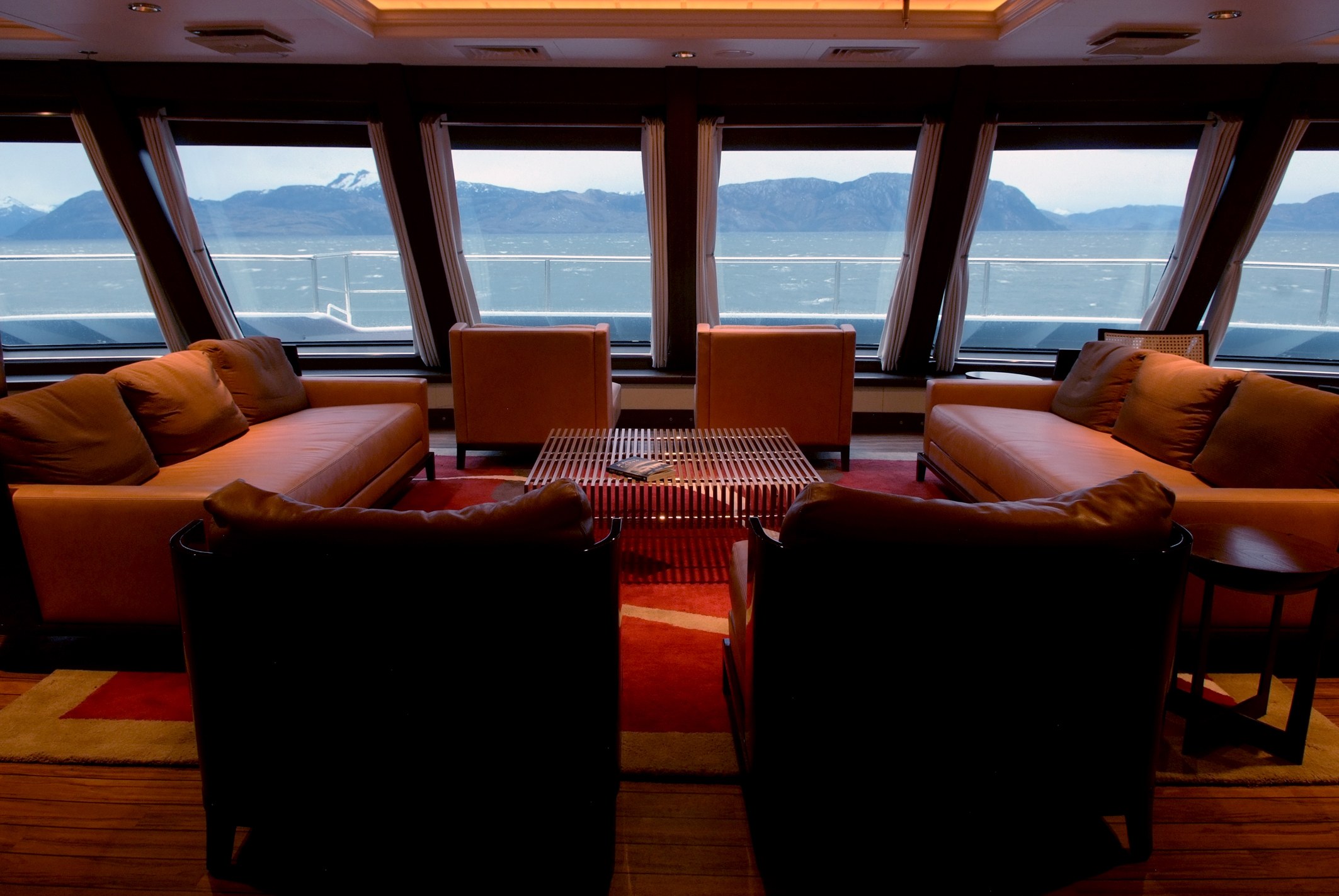 CL - Stella Australis - Lounge.jpg