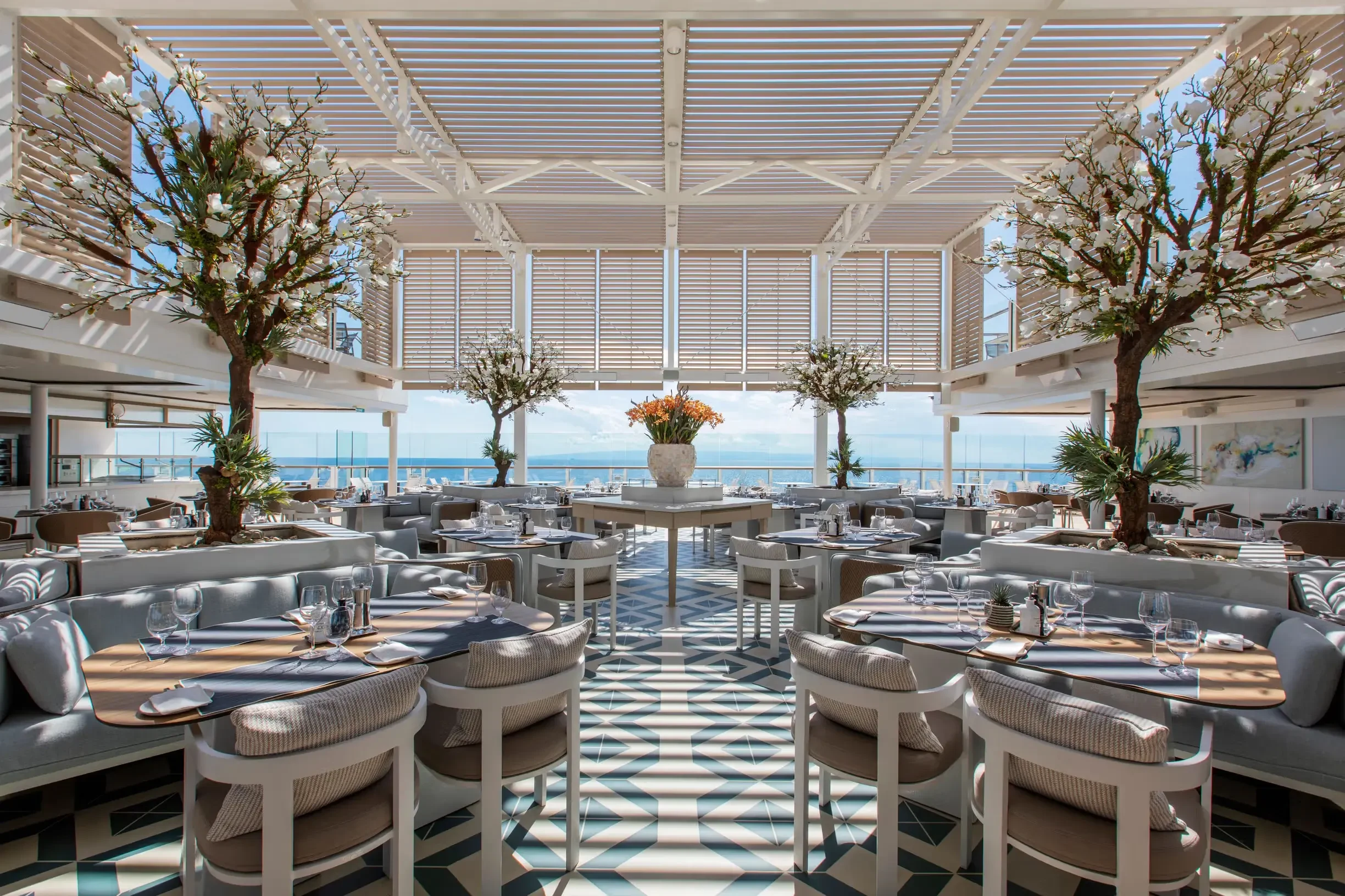 CA - Silver Nova Cruise - Restaurant.webp