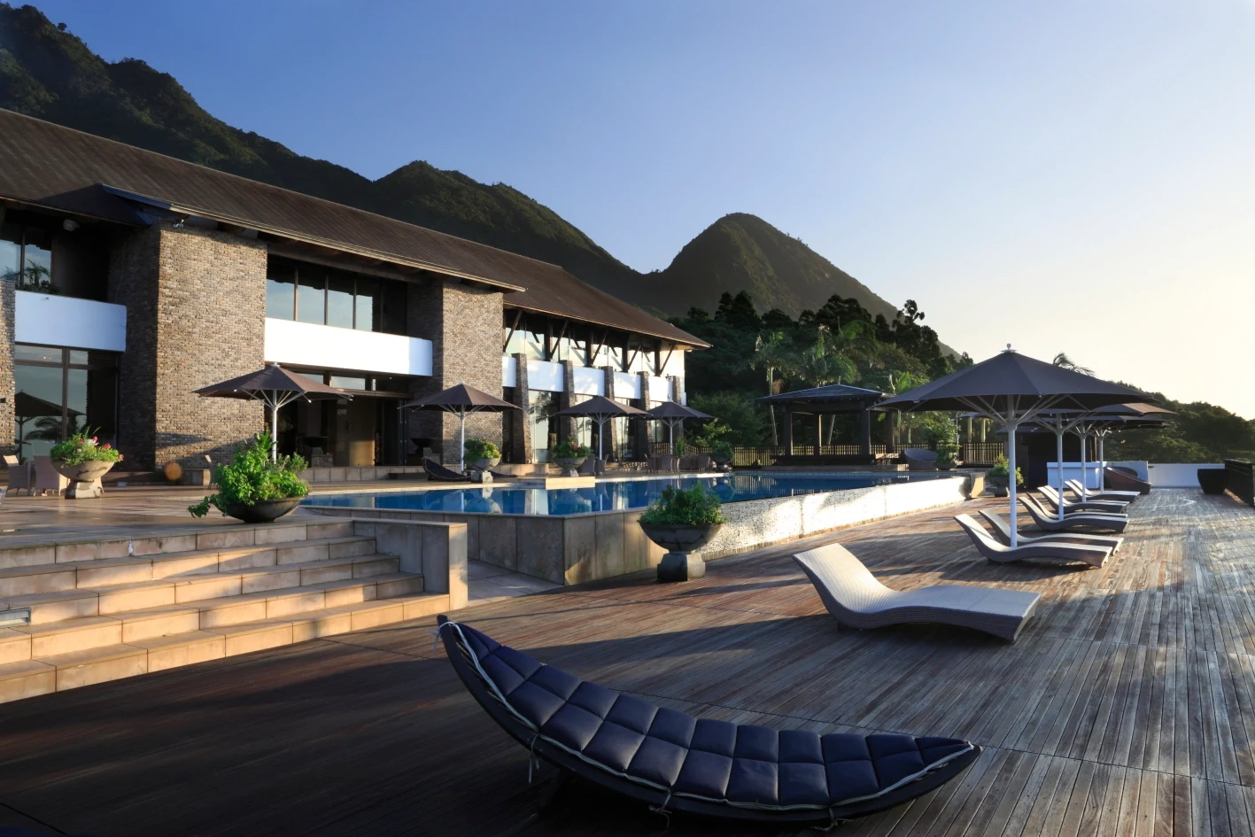 JP - Yakushima Sankara Hotel & Spa - Outdoor pool 3.webp