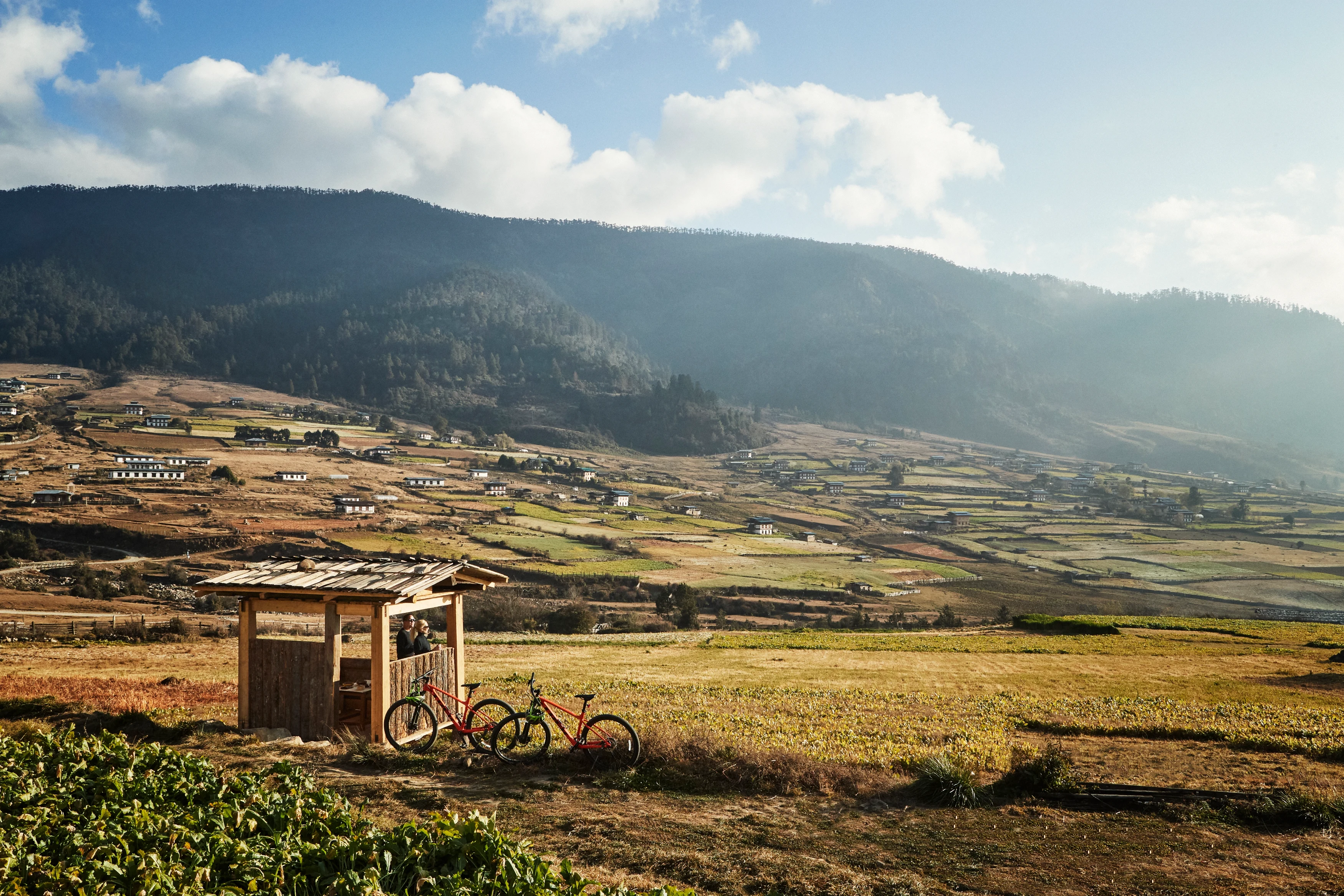 BT-Six Senses - Pass met Bicycle.webp