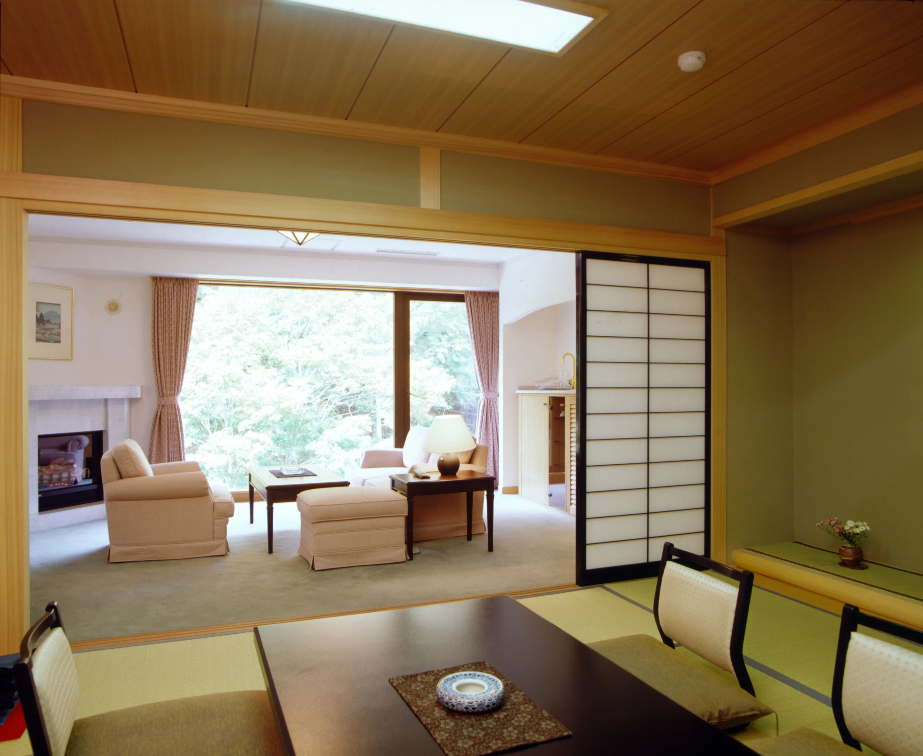JP - Myojinkan - Otaka Room - living room.webp