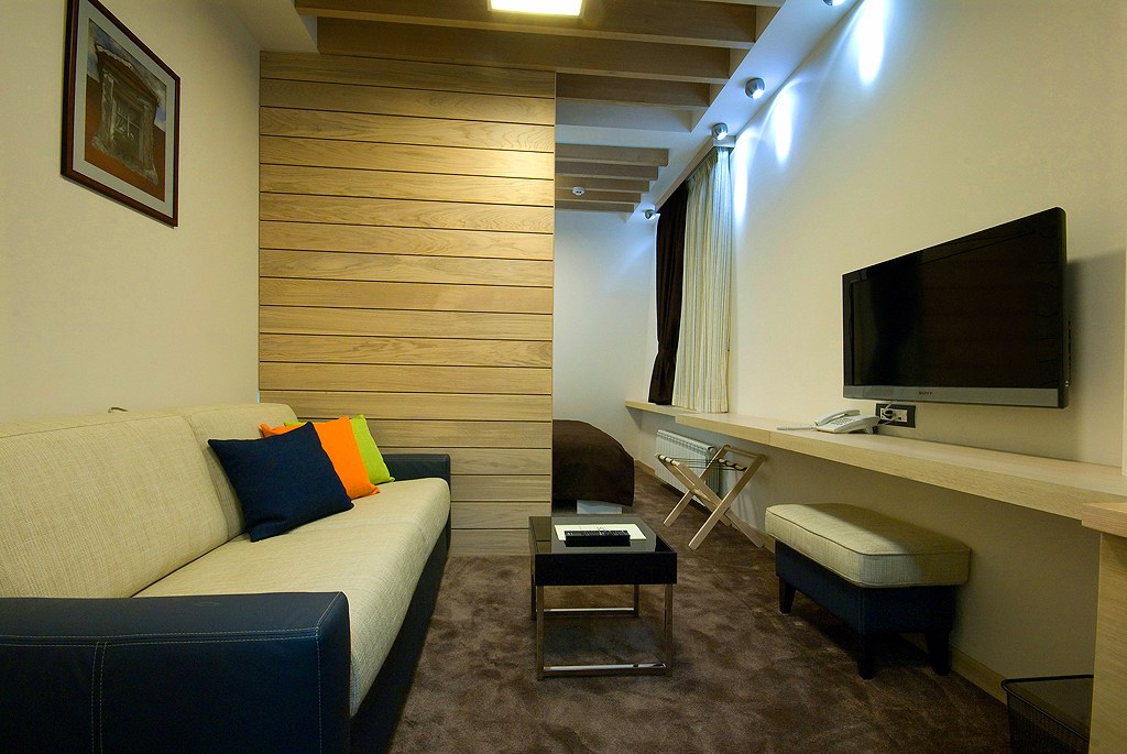 ME - Accommodatie - SOA Hotel Sup.Room L.room.jpg