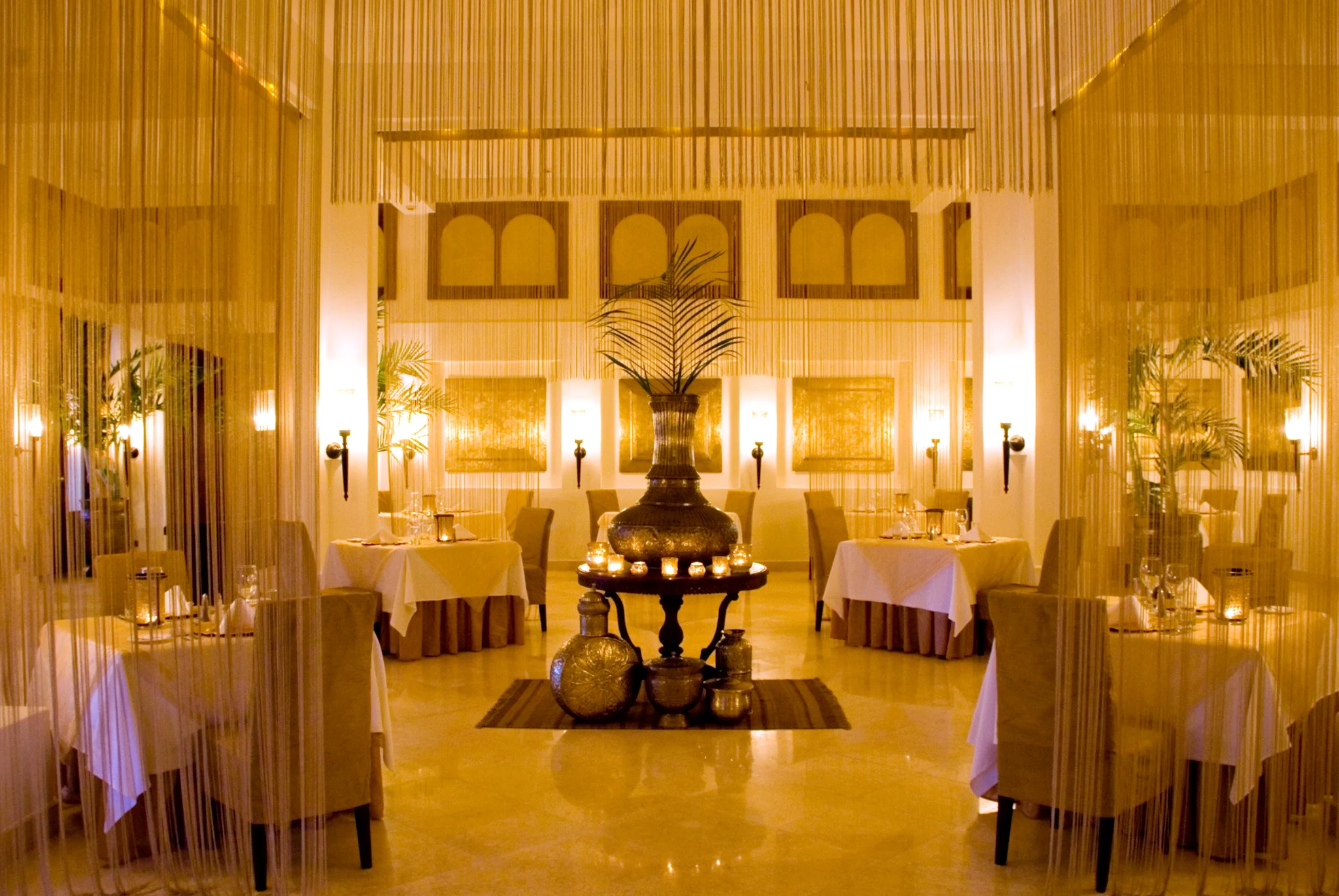 TZ - Baraza Resort & Spa - The Sultans Dining.webp