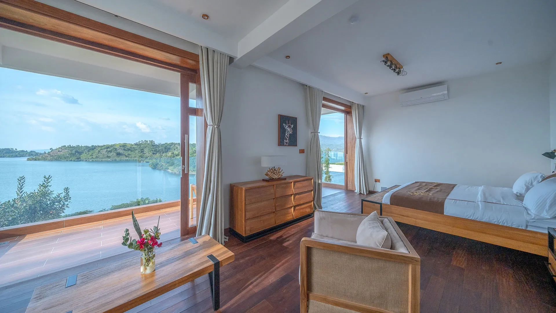 RW-Accommodatie-Umurobyi-Lodge-Bungalow (1).webp