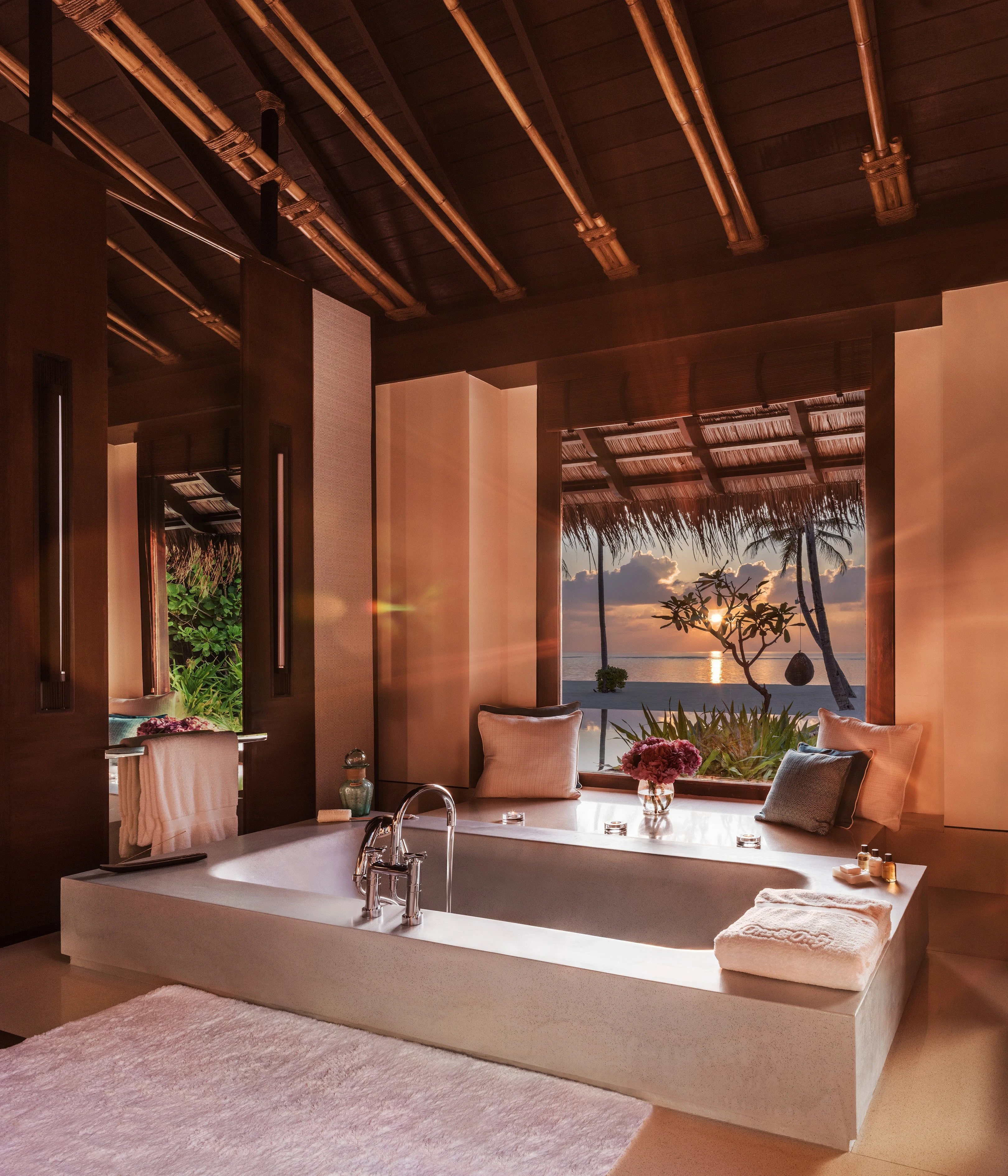 MV - One & Only Reethi Rah - Bathroom (2).webp