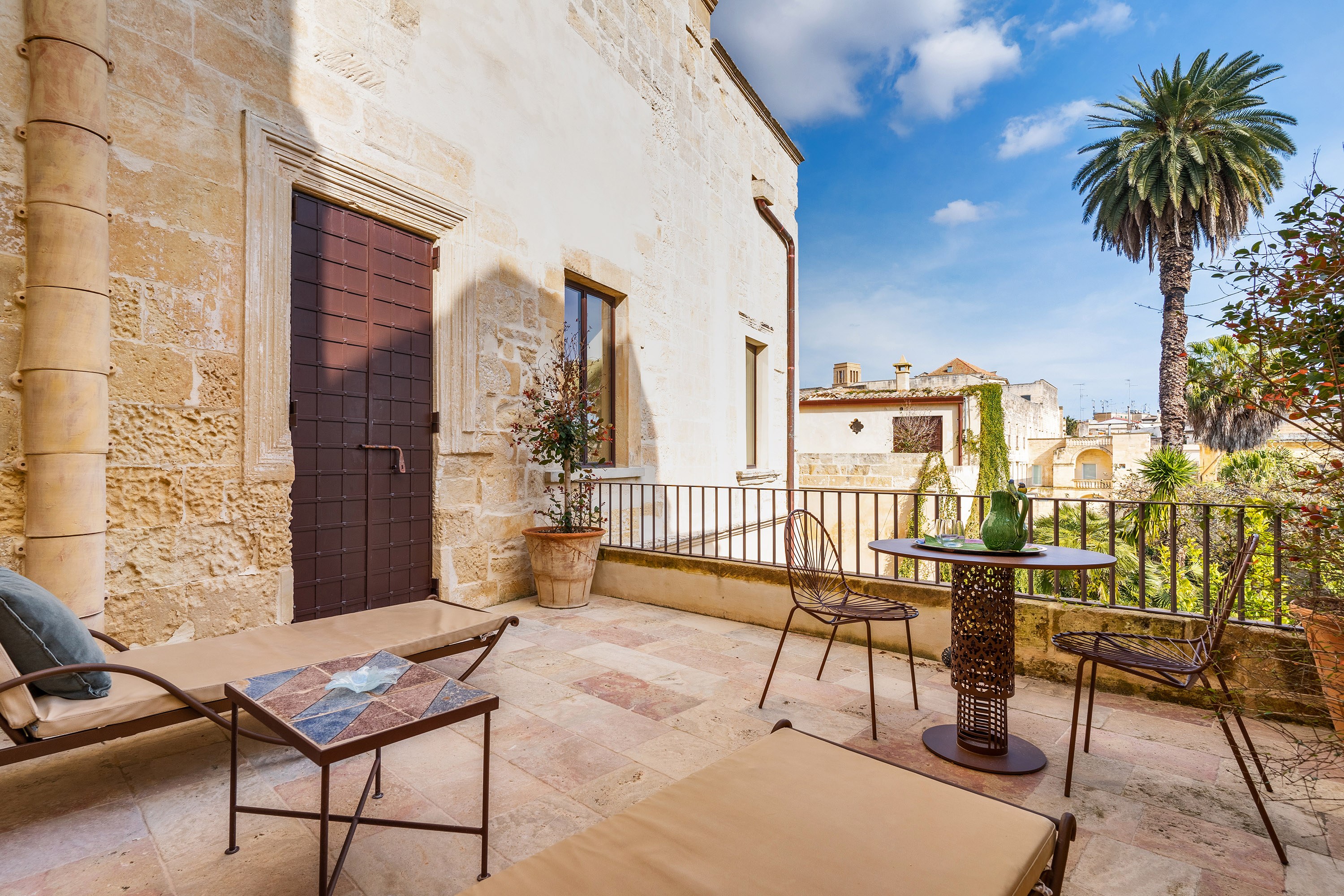 IT-Accommodatie-Palazzo Maresgallo-Suite Executive Onirica balcony view.jpg