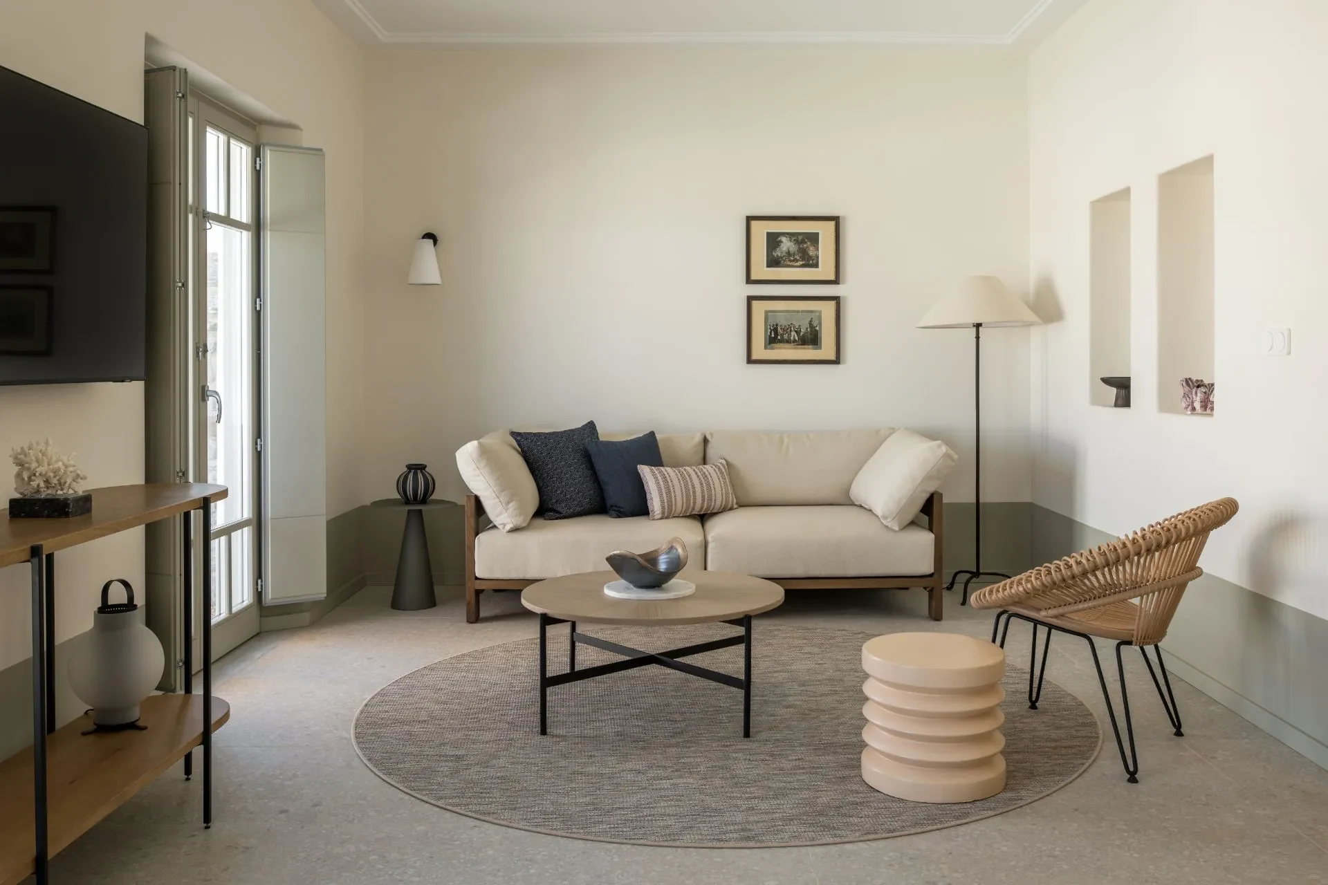 Cosmos_Suite_interior.webp