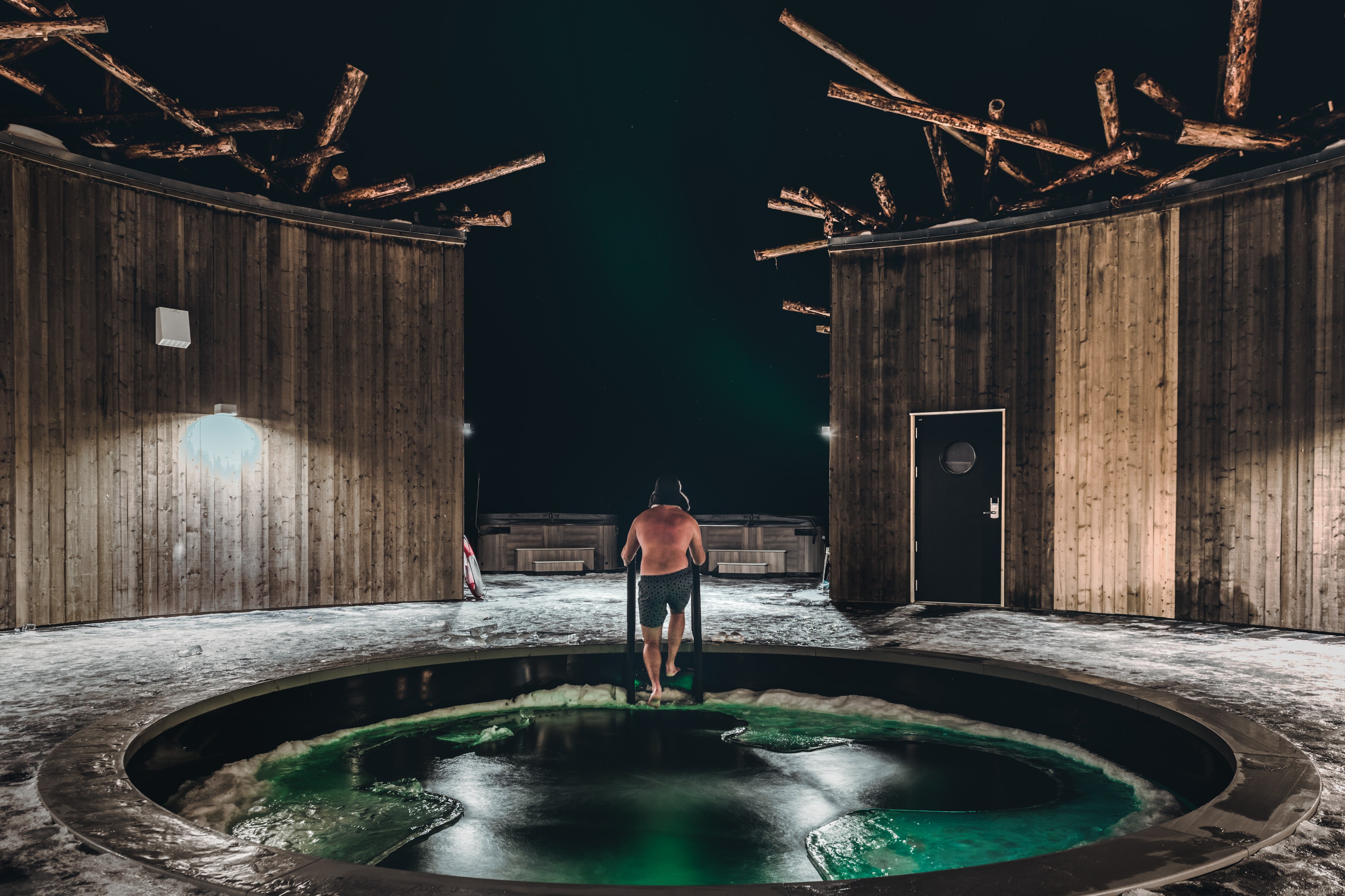 SE - Accommodatie - Arctic Bath - Buitenzwembad.jpg