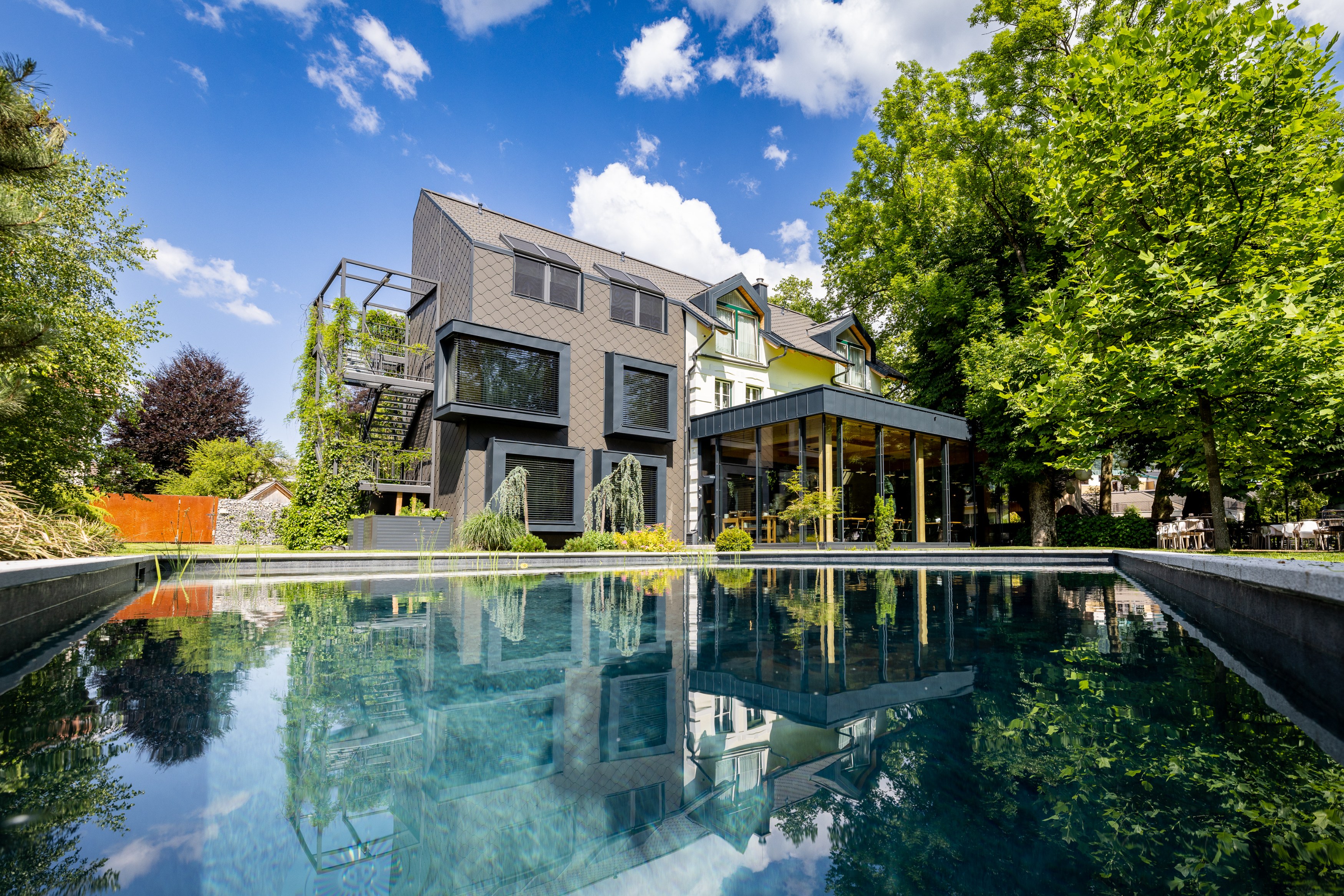 SI - Sunrose 7 Hotel Bohinj - Swimming Pool 5.jpg