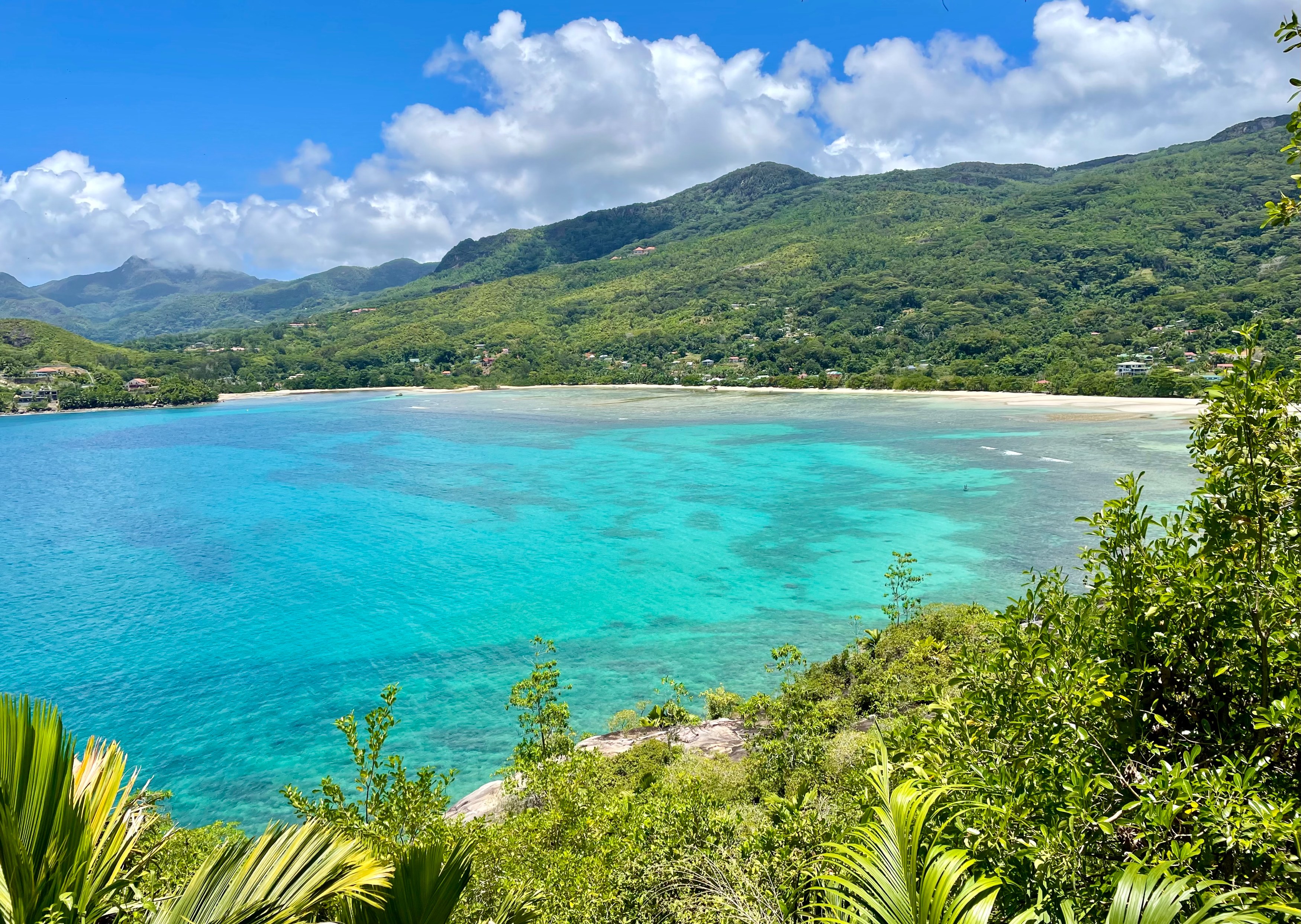 SC-Seychellen-Mahe-Beach.jpg