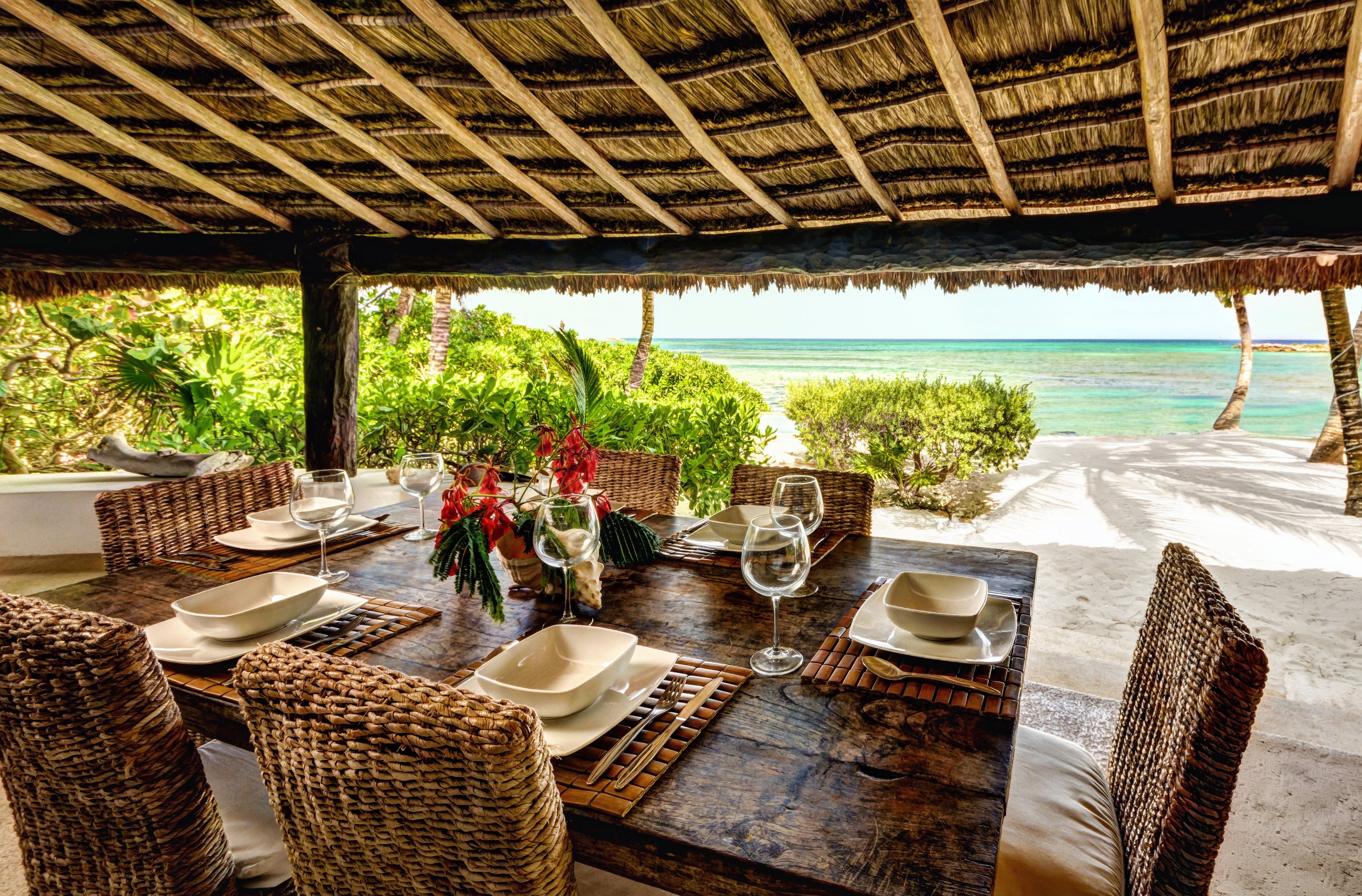 MX - Riviera Maya - Casa del Agua - Diningtable.jpg