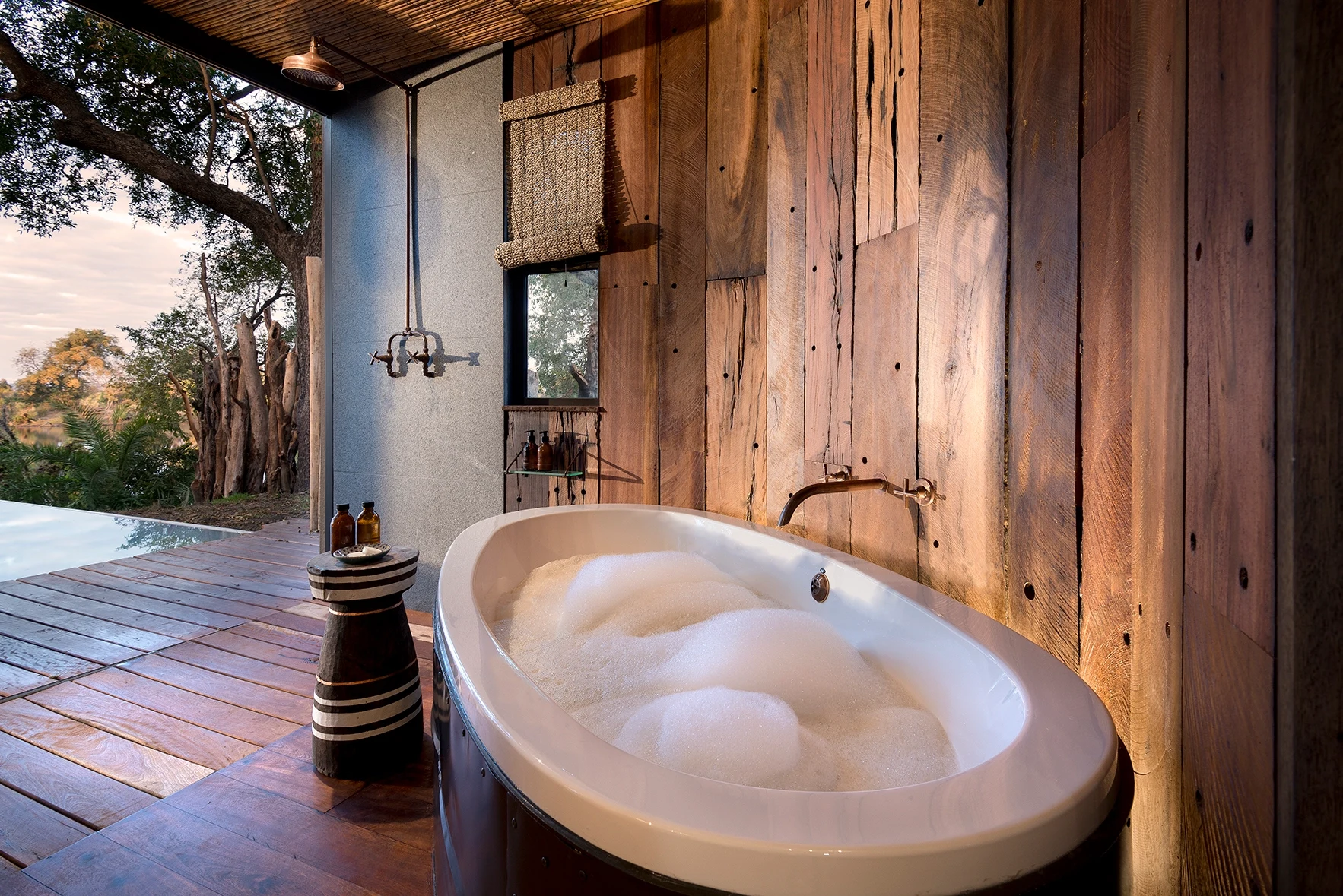 ZM - Thorntree River Lodge - Bathroom.webp