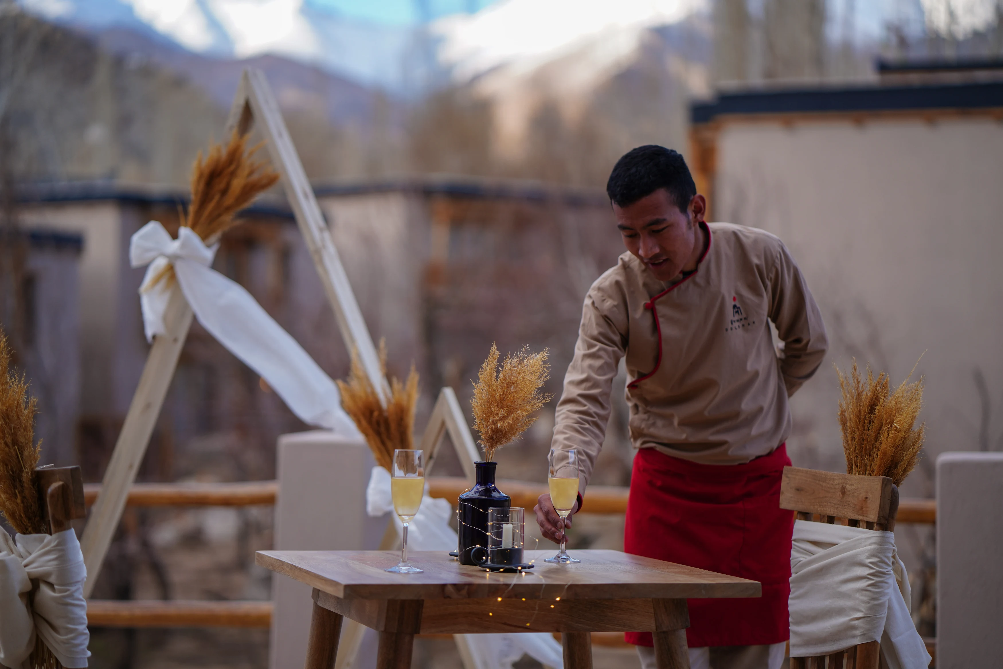IN-accommodatie-Dolkhar-Ladakh-Private terrace dining.webp