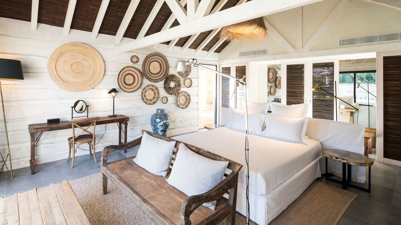PT-Sublime-Comporta-Bio-Pool-Suite.interior-bedroom.jpg