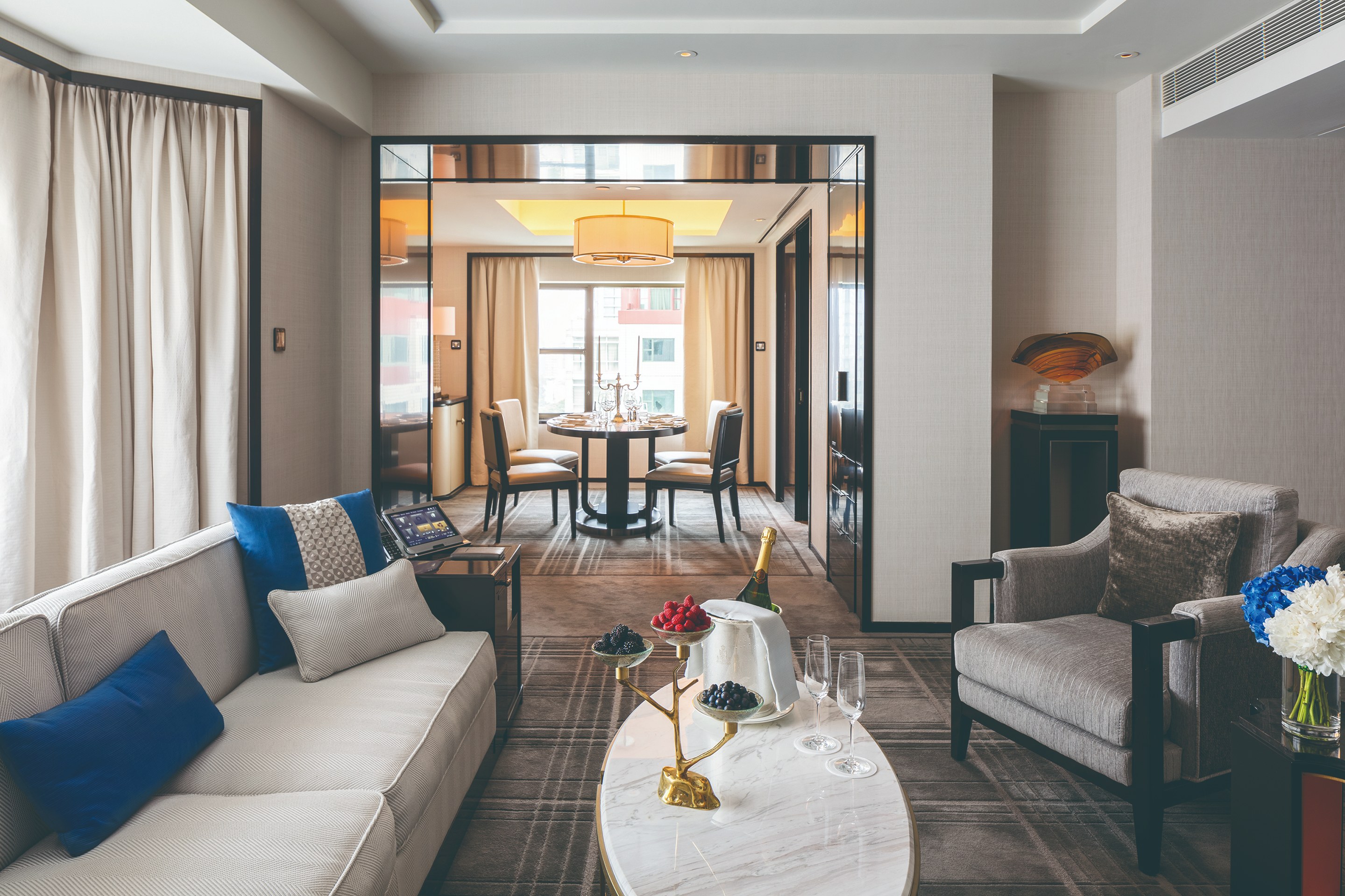 CN - The Peninsula Beijing - Beijing Suite - Living Room.jpg