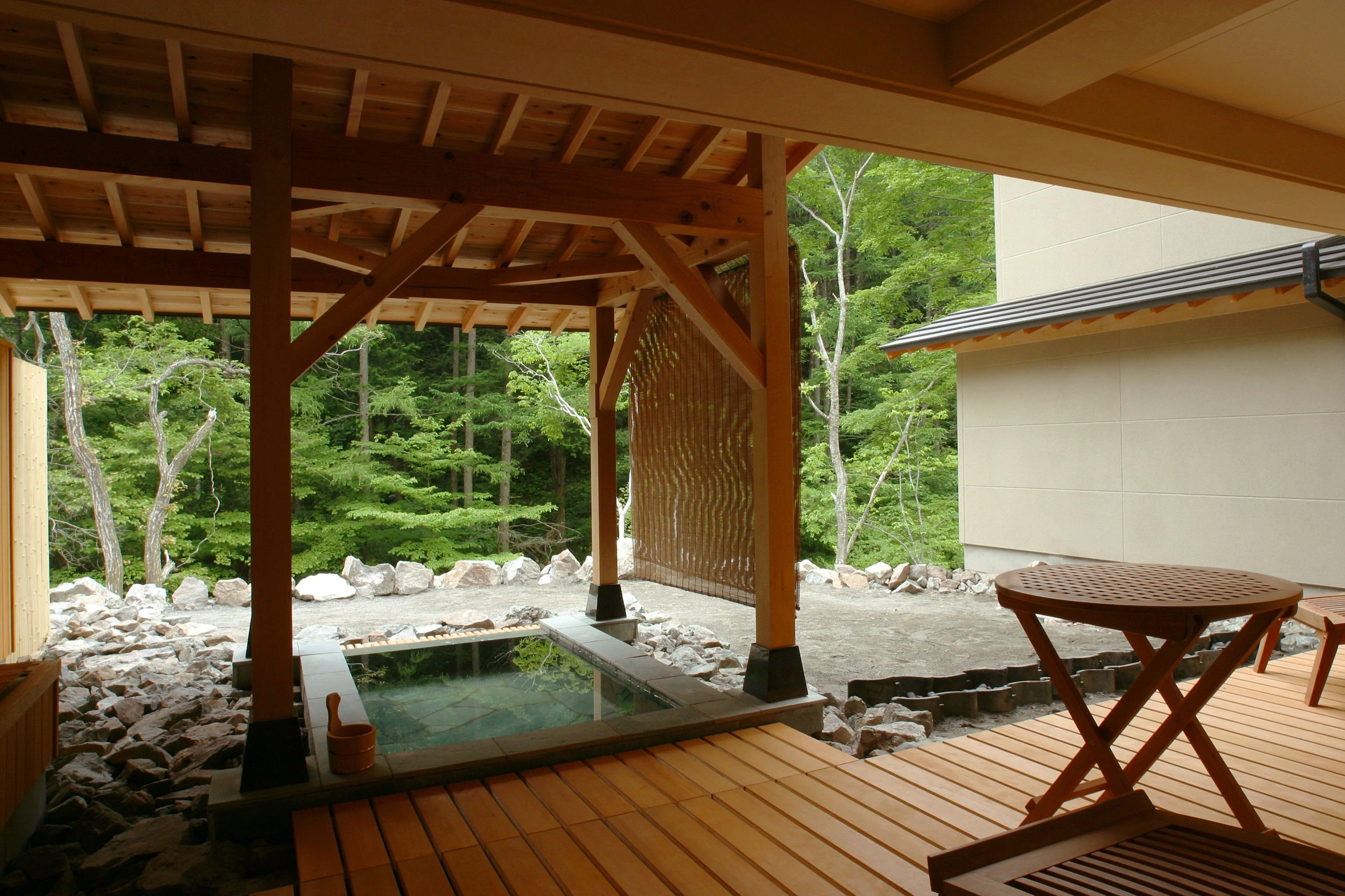 JP - Myojinkan -Seiryuan Room - open-air bath.webp