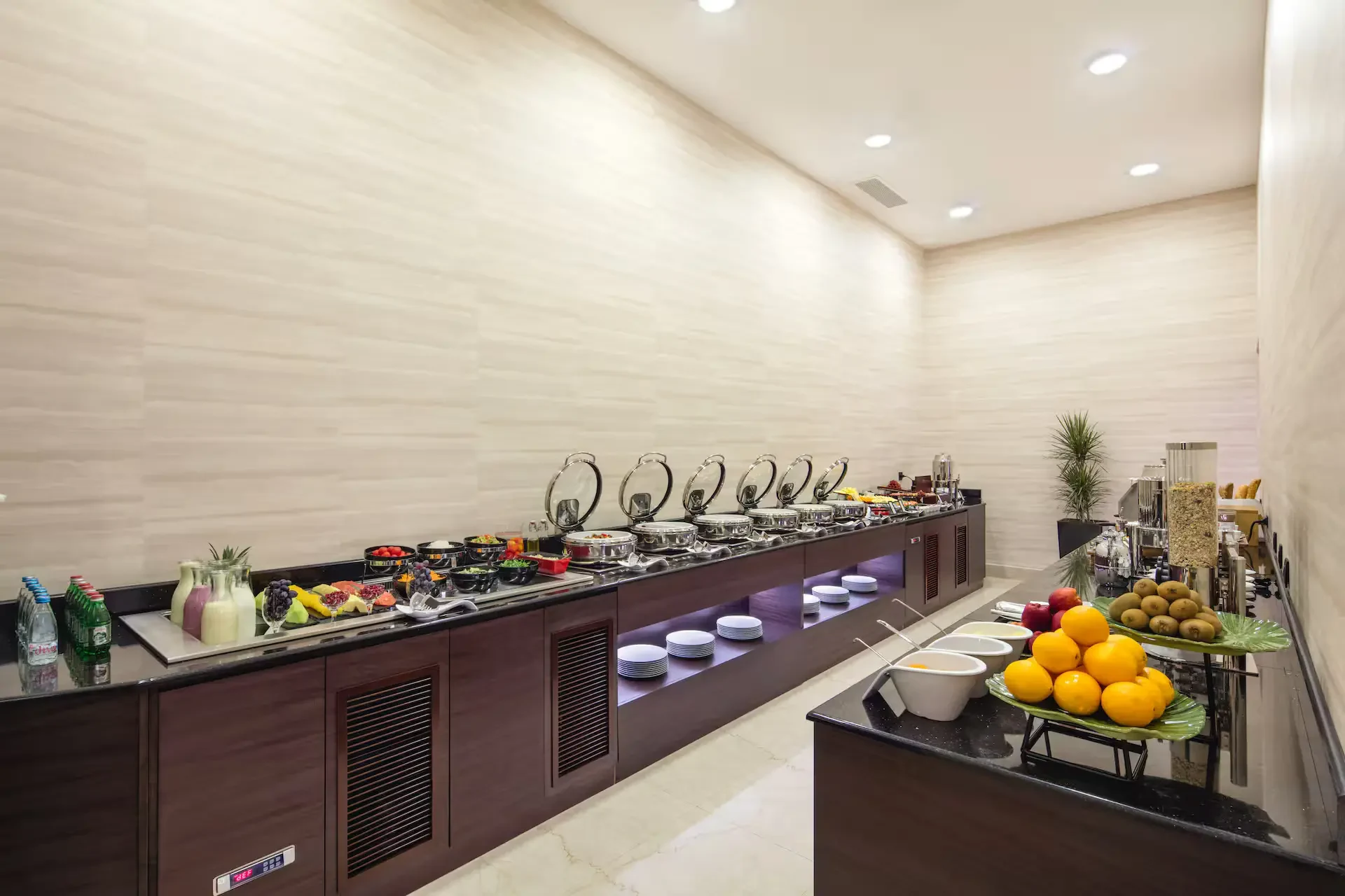 ME - Hilton Hotel - breakfast.webp