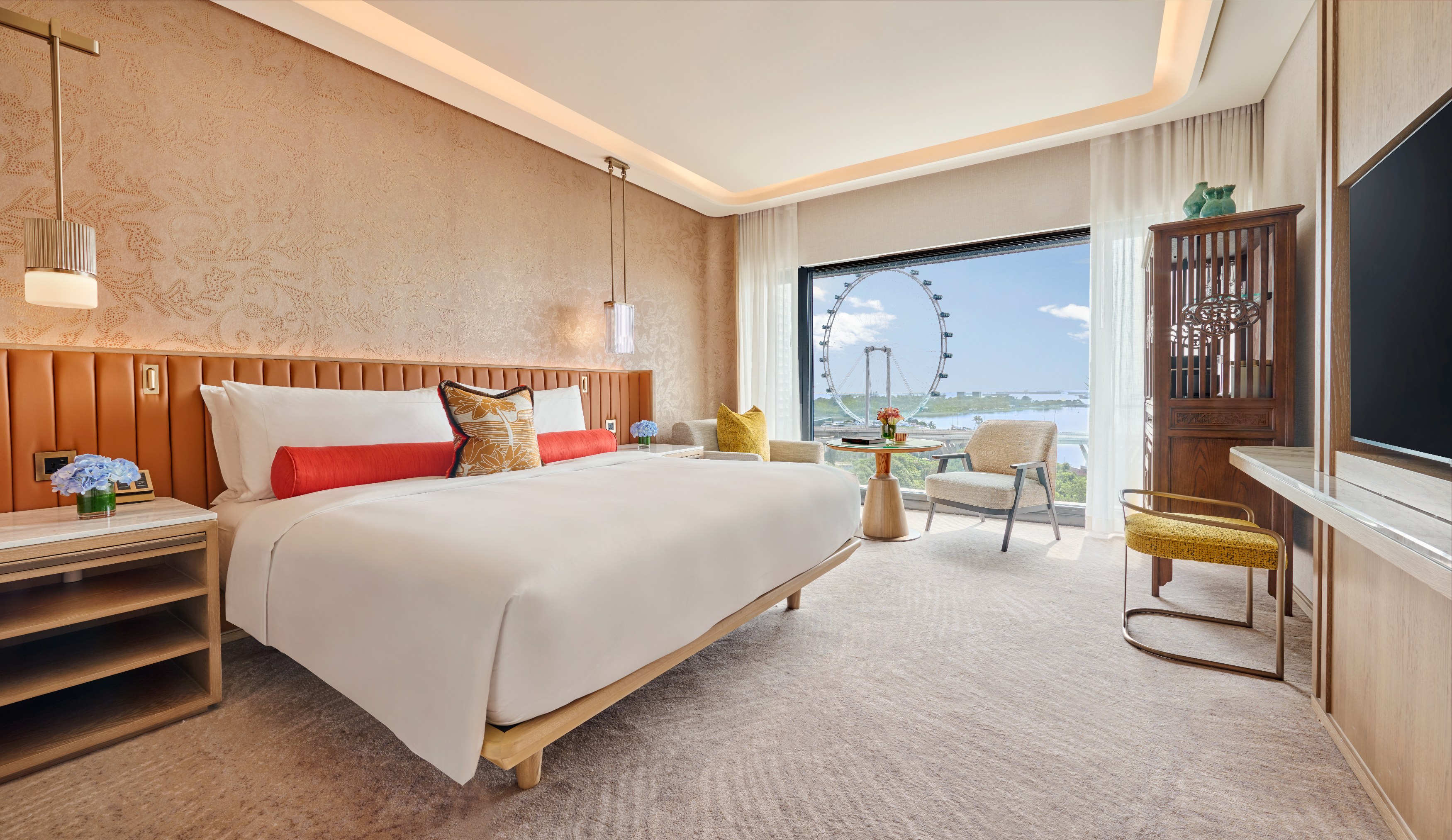 SG - Mandarin Oriental Singapore - Sea View Room.jpg